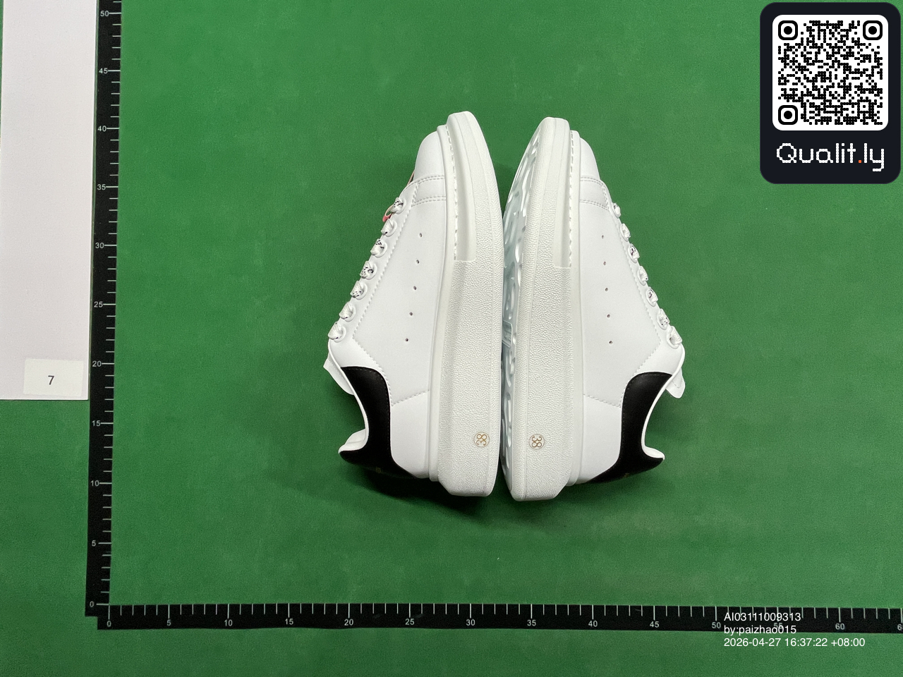 Sneakers QC photo 2 of 10