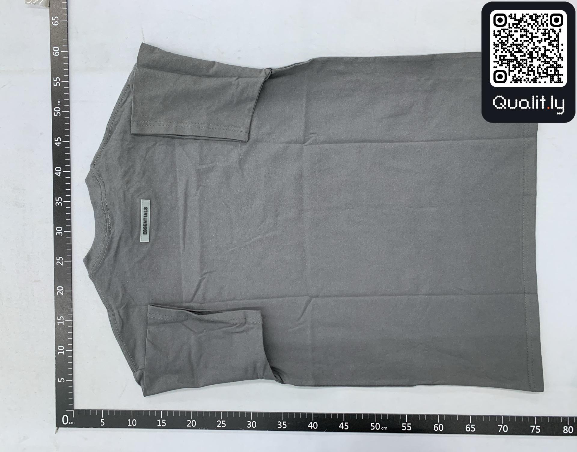 T-shirt — foto QC 2 de 8