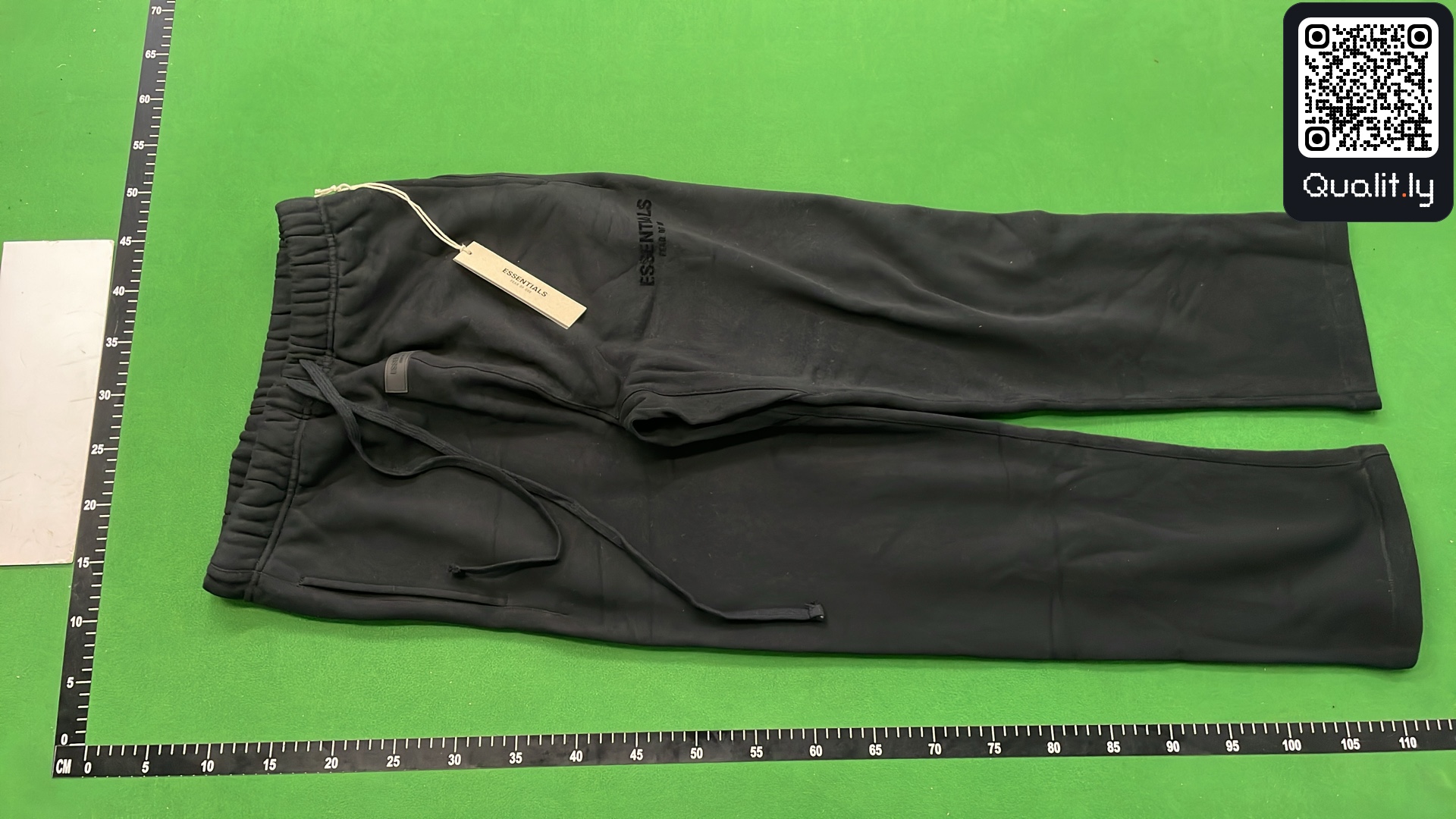 Pants QC photo 2 of 141
