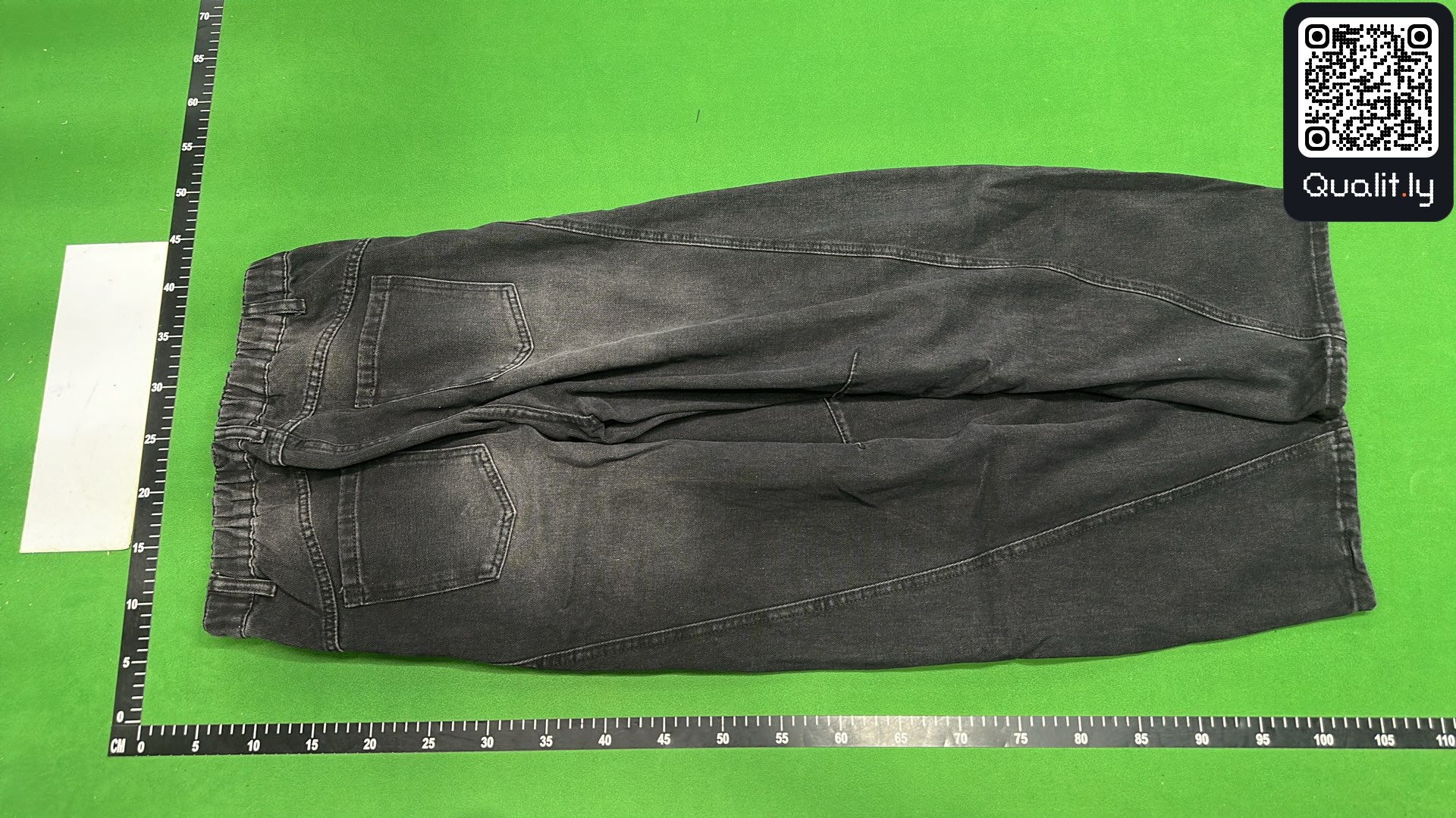 Jeans — QC-foto 3 av 28