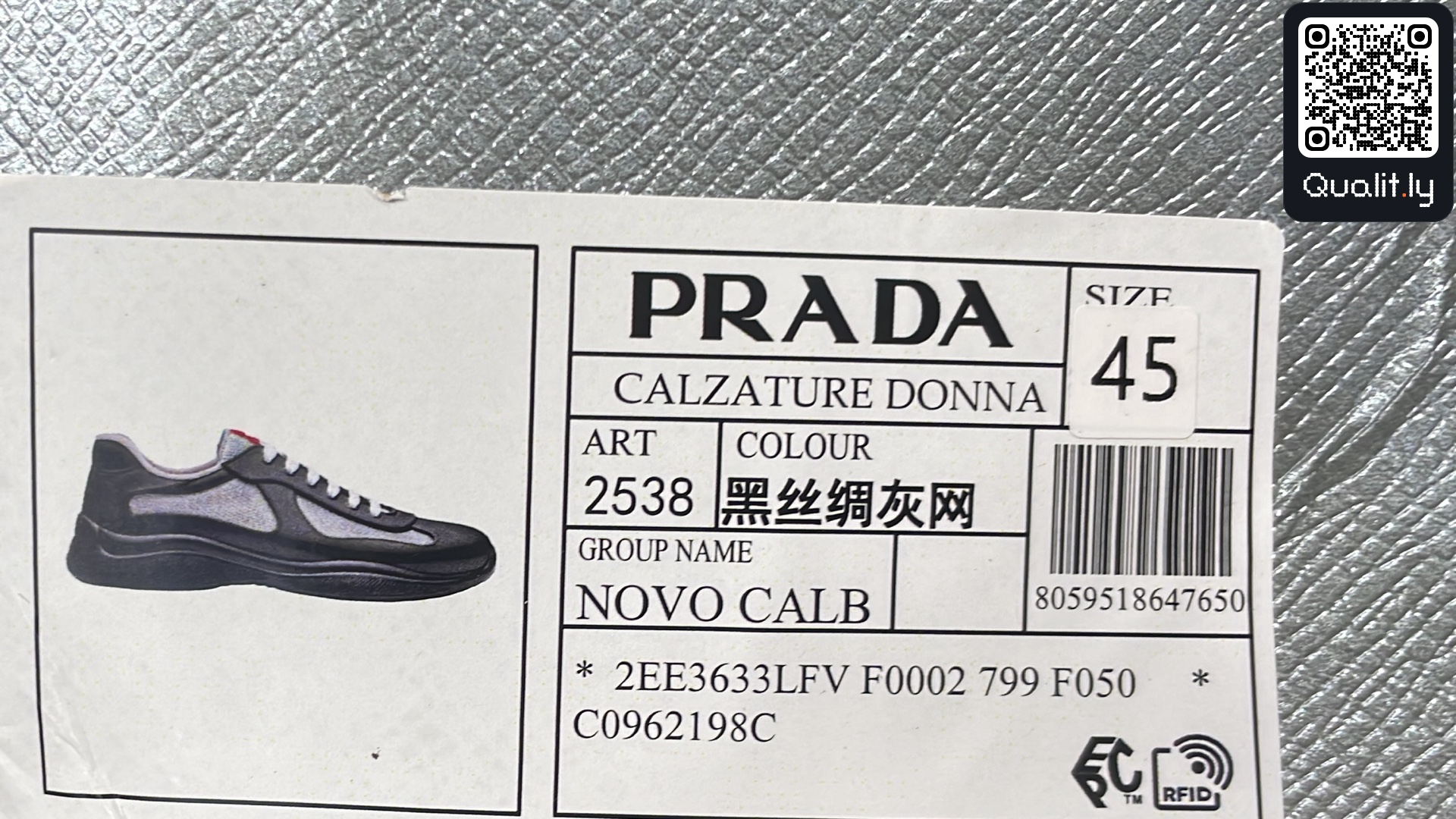 Sneakers — foto QC 2 di 24