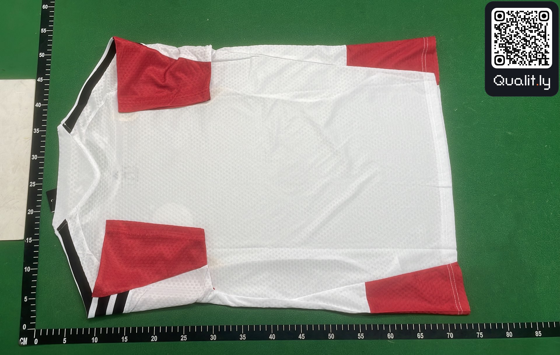 T-shirt QC photo 3 of 9