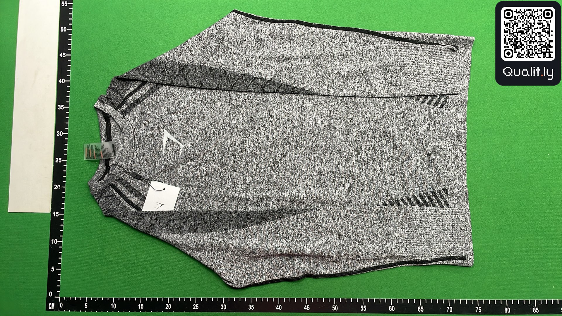 Camiseta — foto QC 2 de 114