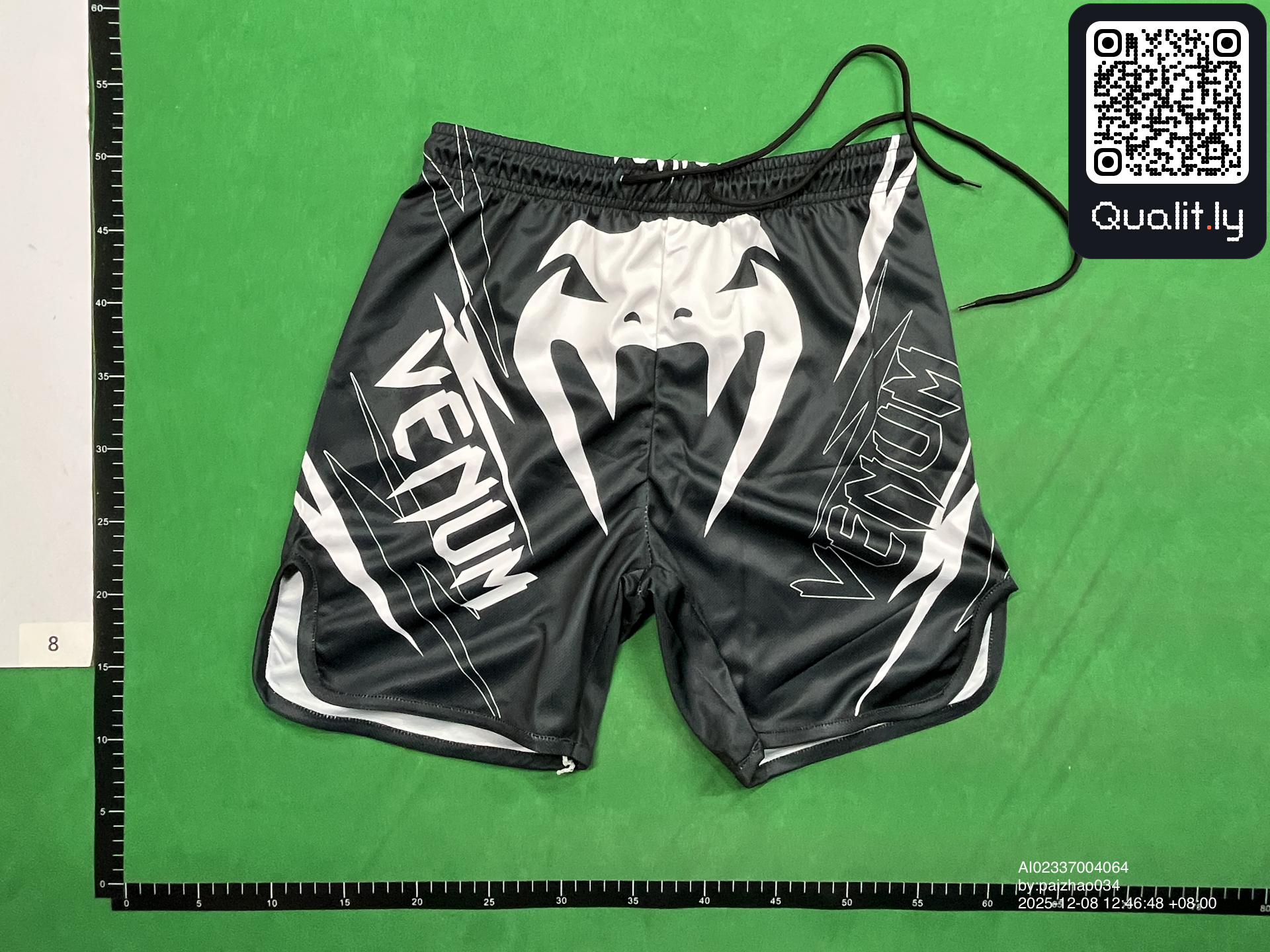 Pantaloncini — foto QC 2 di 110
