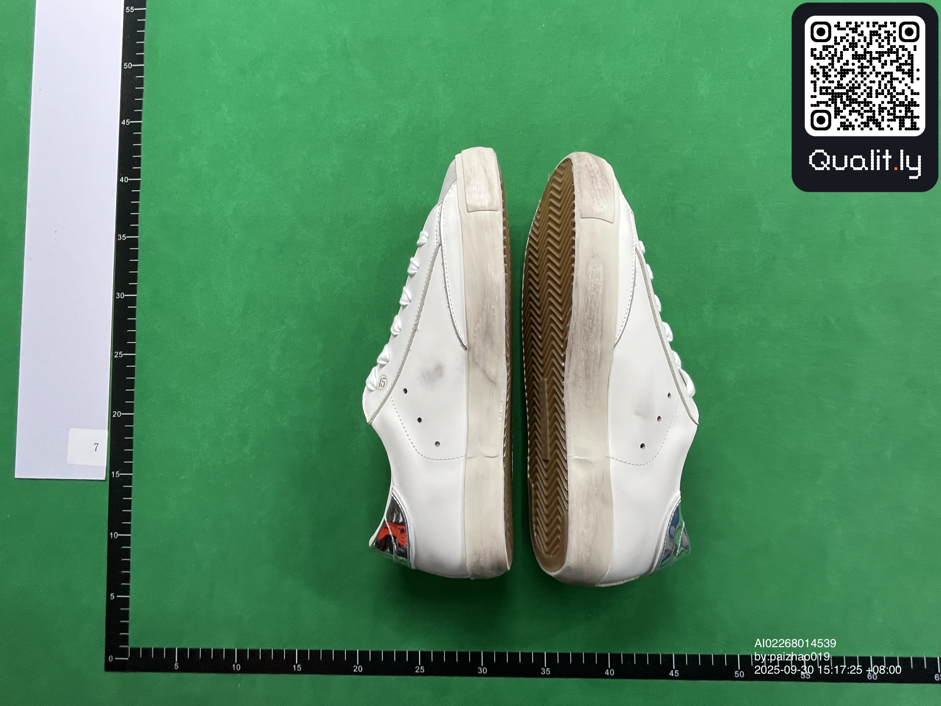Sneakers QC photo 3 of 6