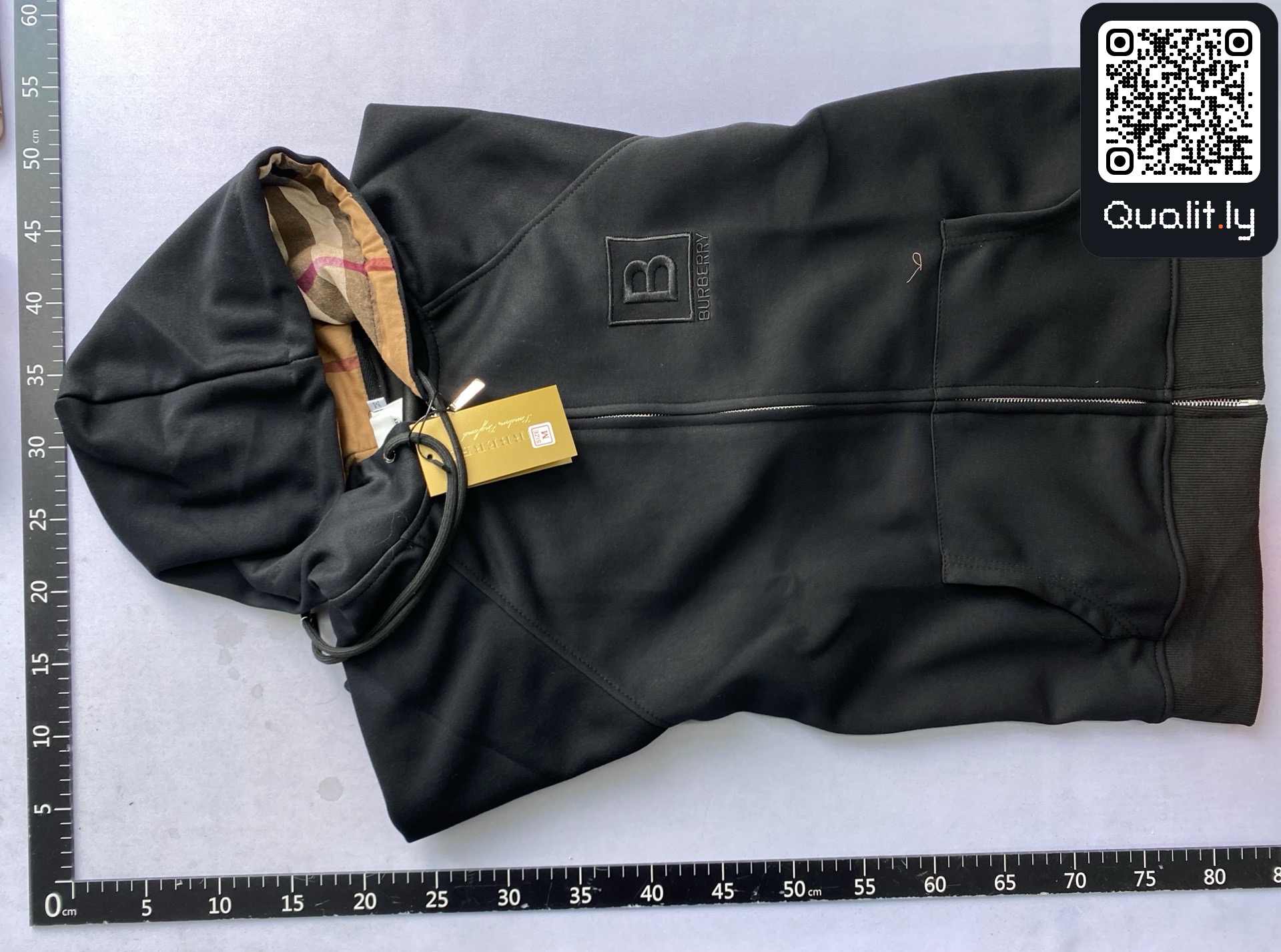 Hoodie QC photo 3 of 44