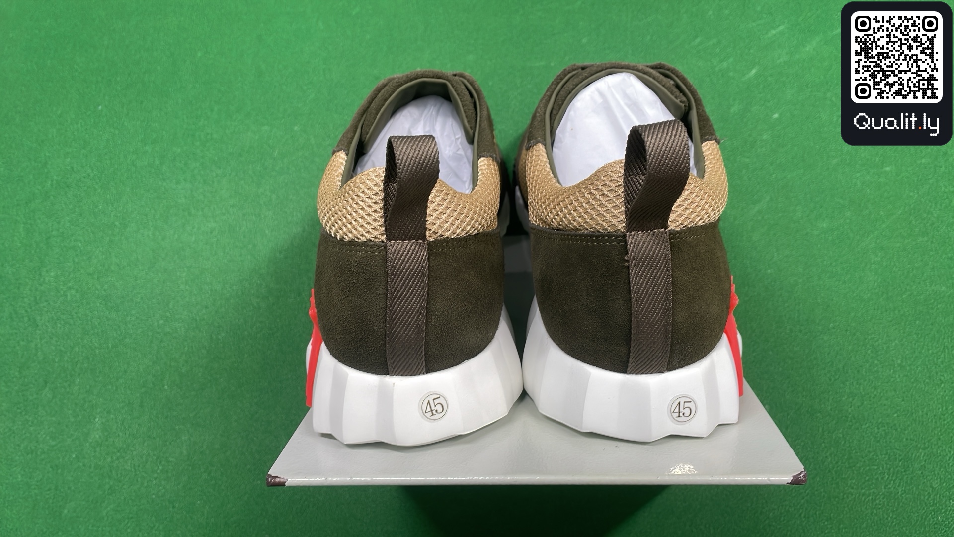 Sneakers QC photo 3 of 102