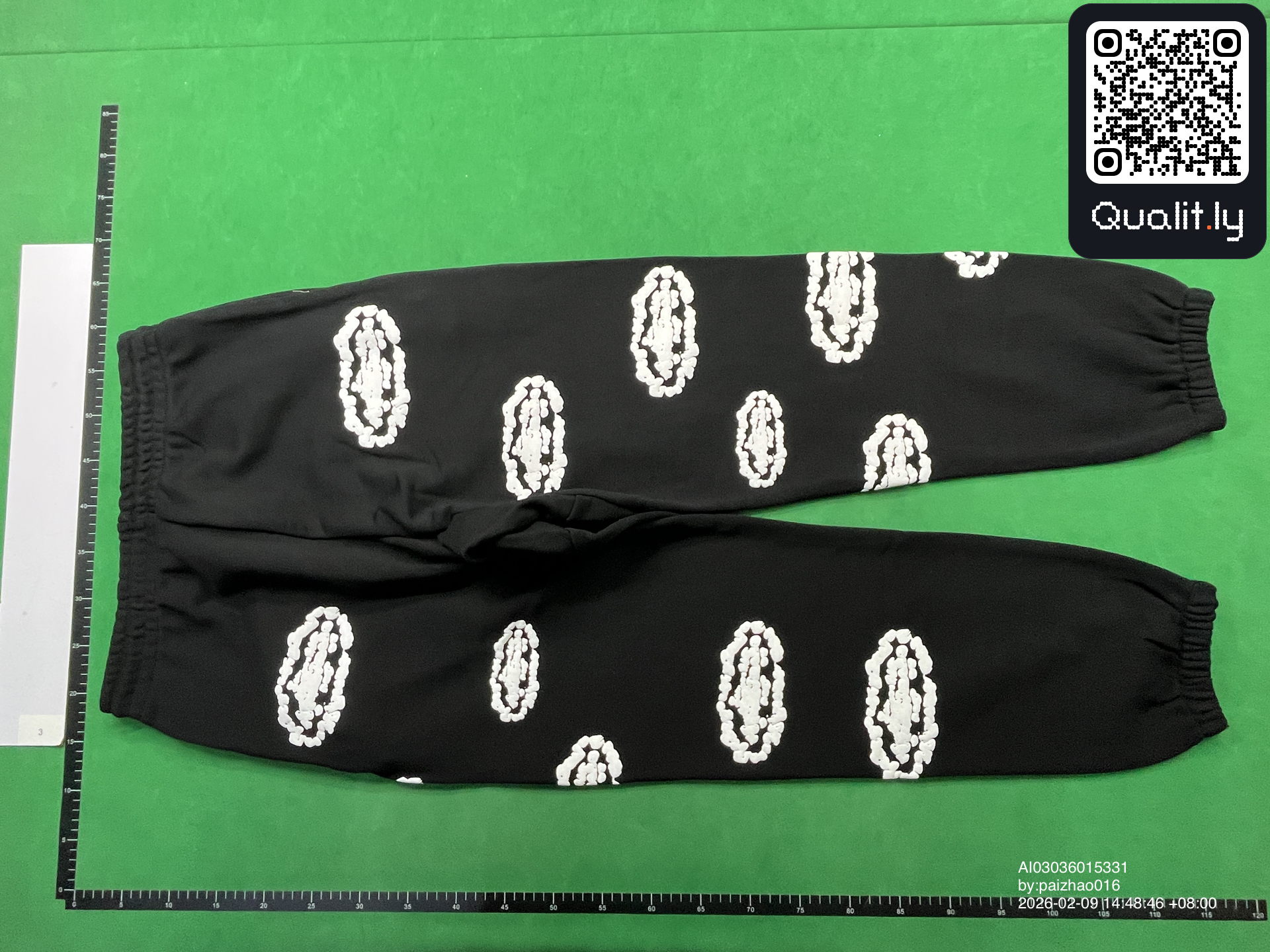 Hoodie — QC-foto 2 van 4