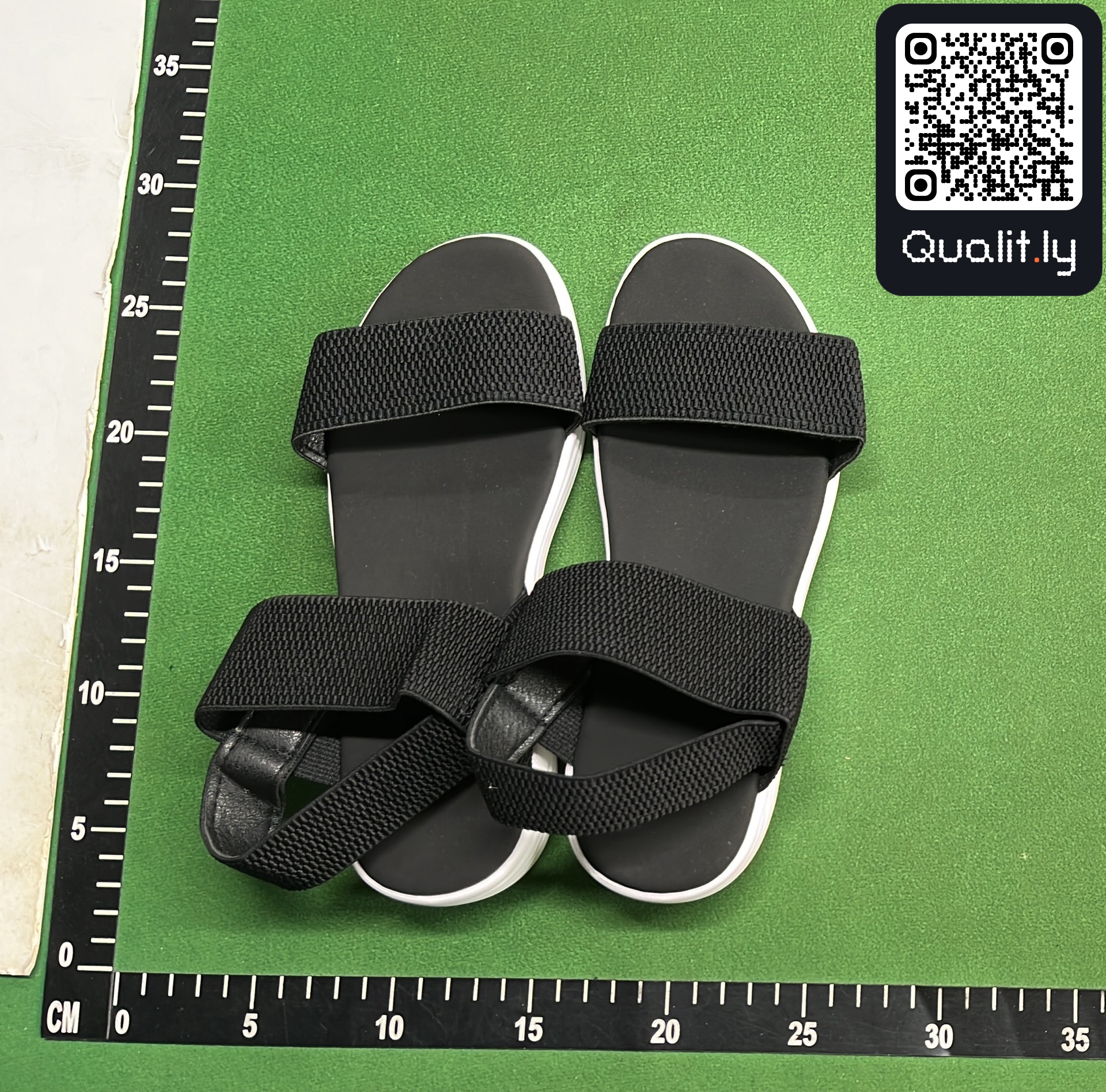 Slippers — QC-foto 1 van 5