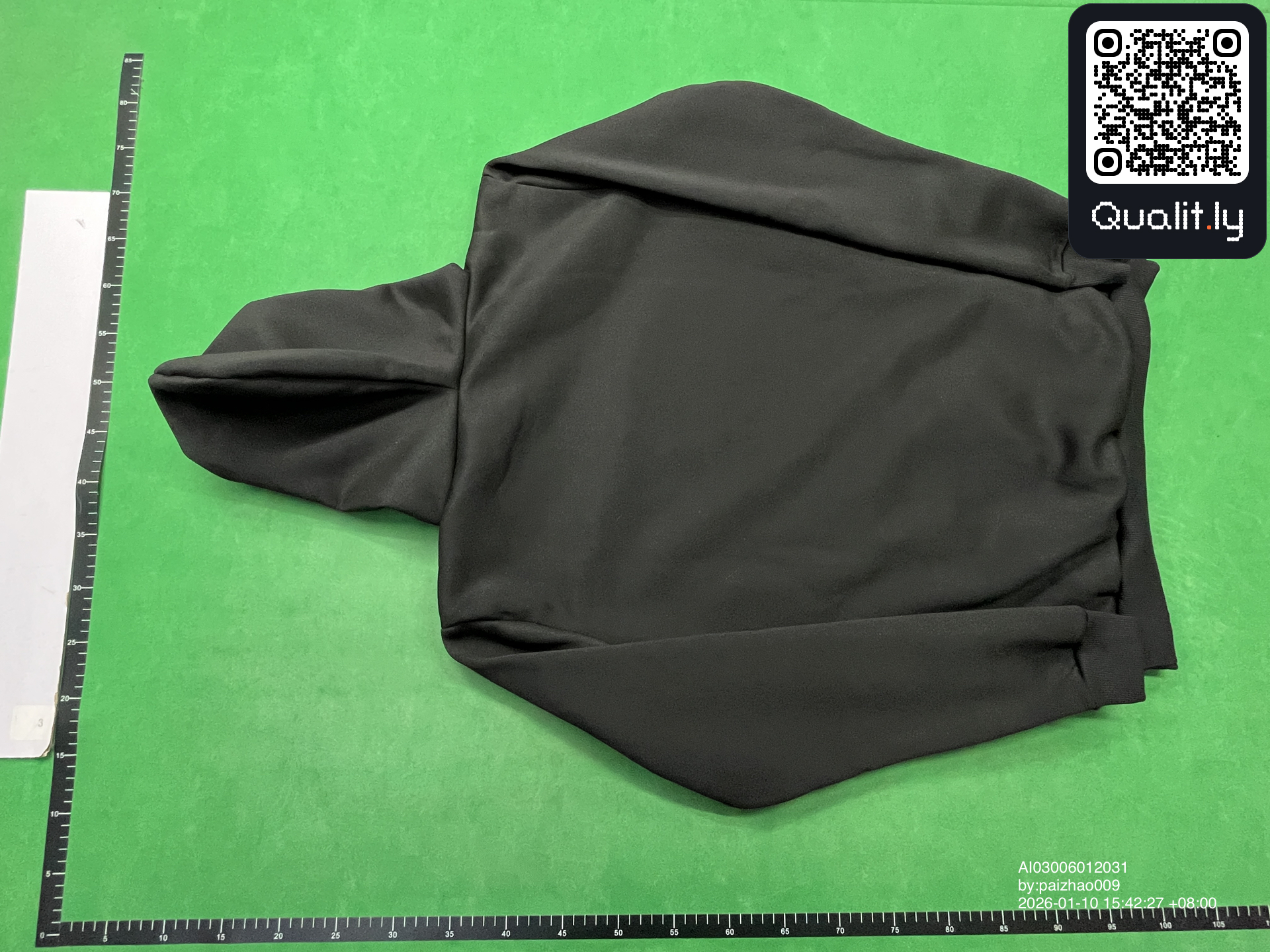 Hoodie — QC-foto 2 av 4