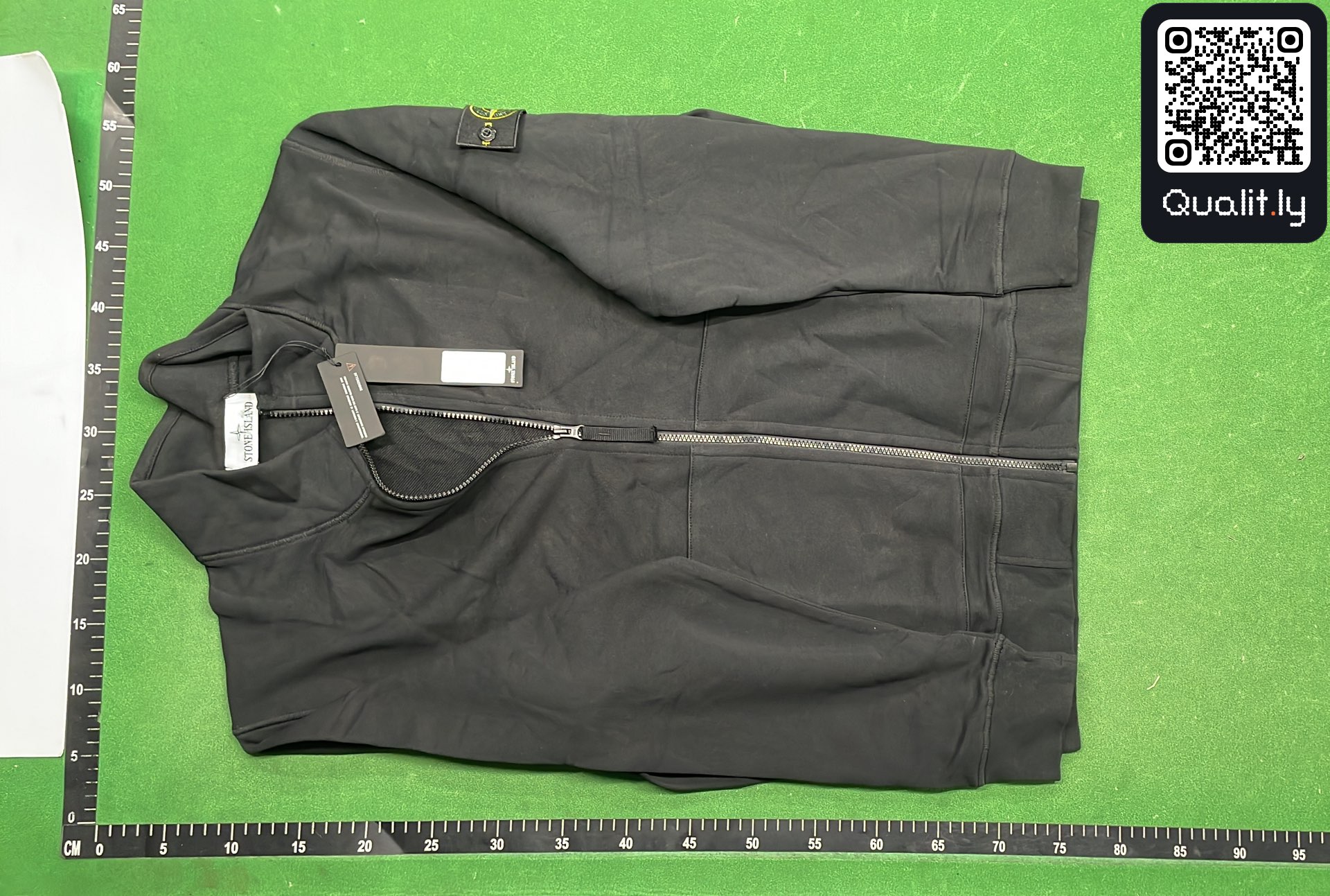 Sweater — QC-foto 2 van 4