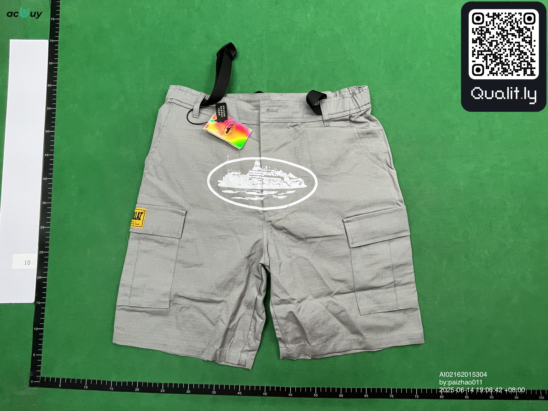 Short — photo QC 3 sur 4
