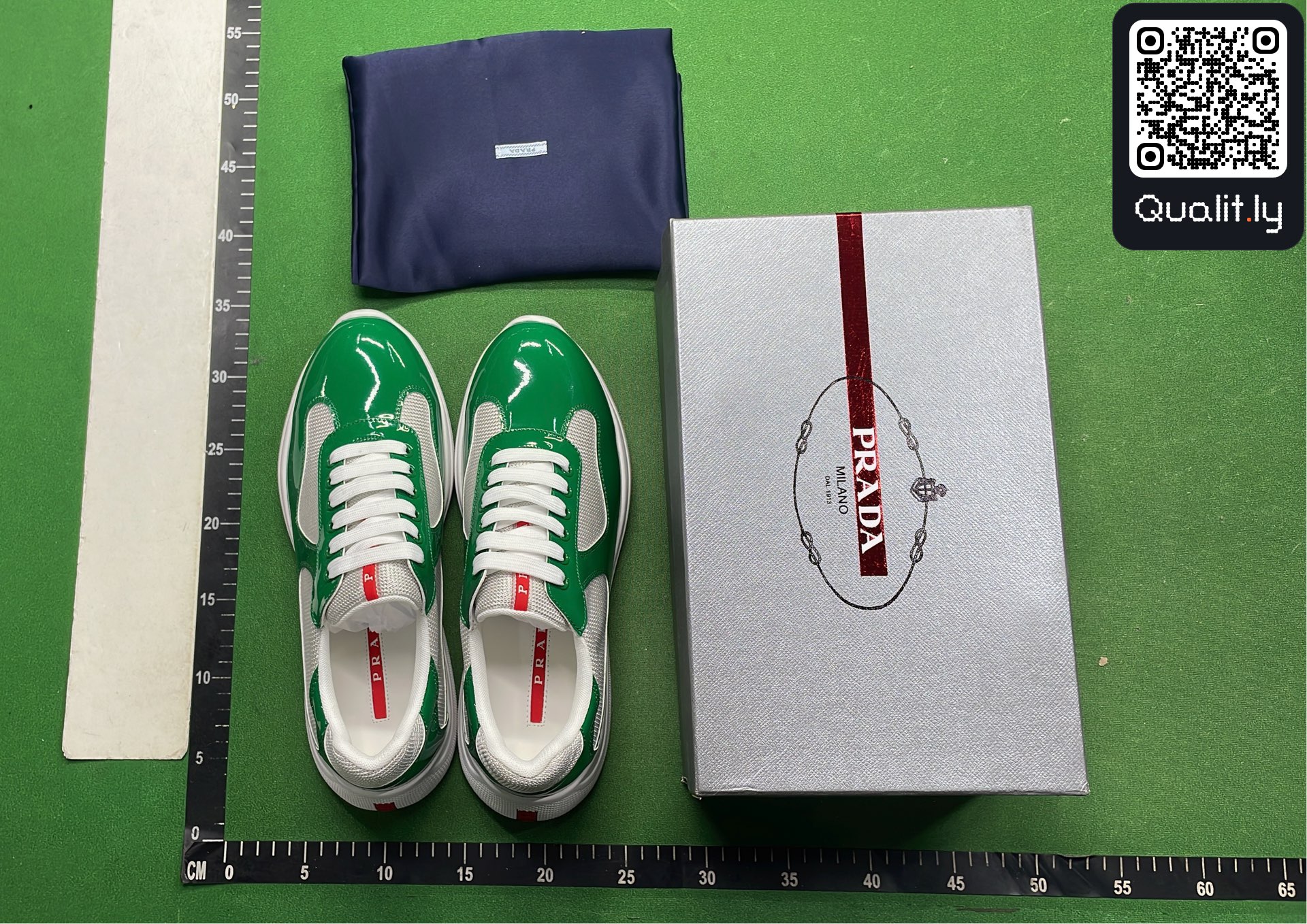 Sneakers — QC-foto 1 av 6