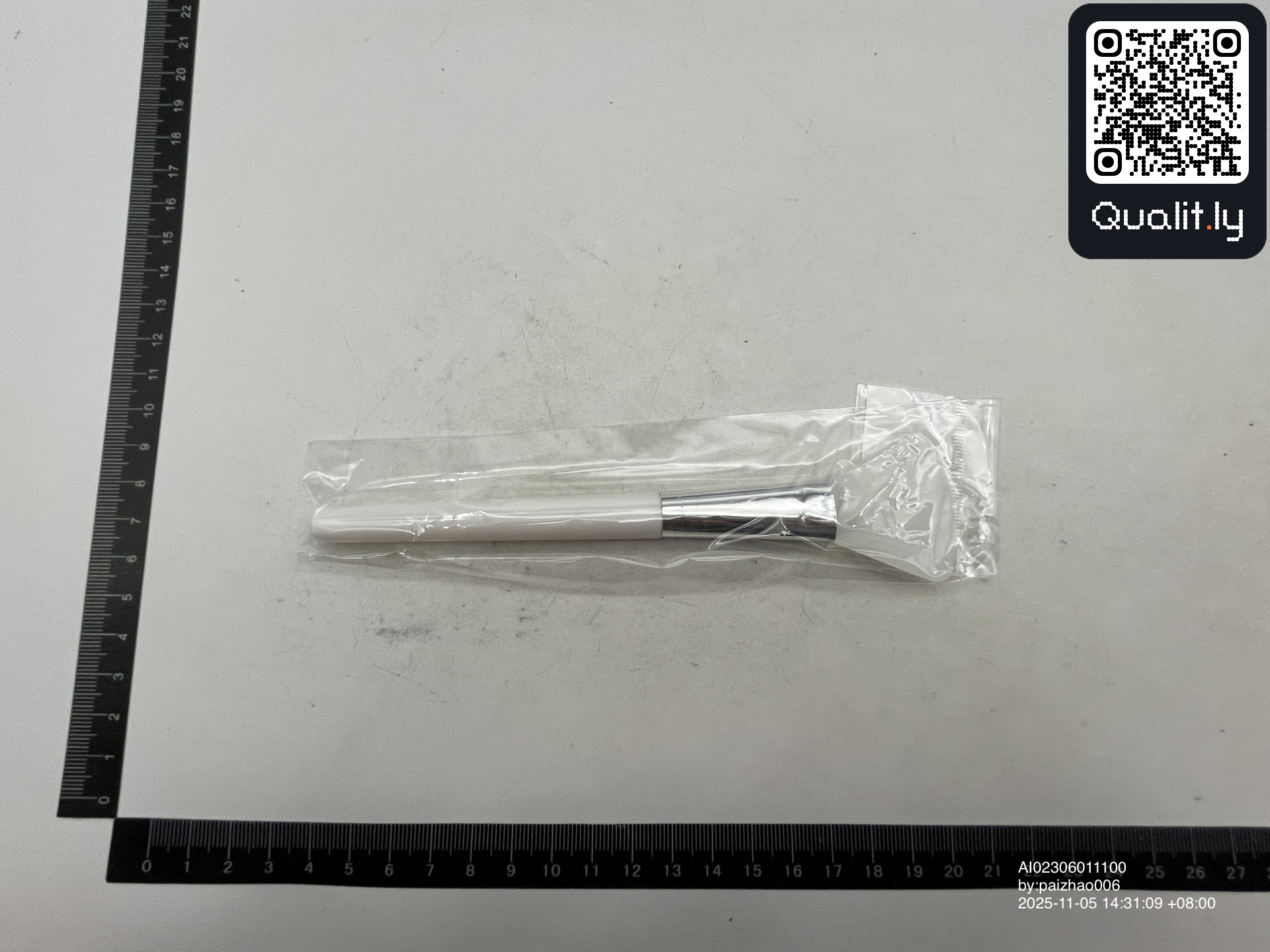 Foto QC 2 de 3