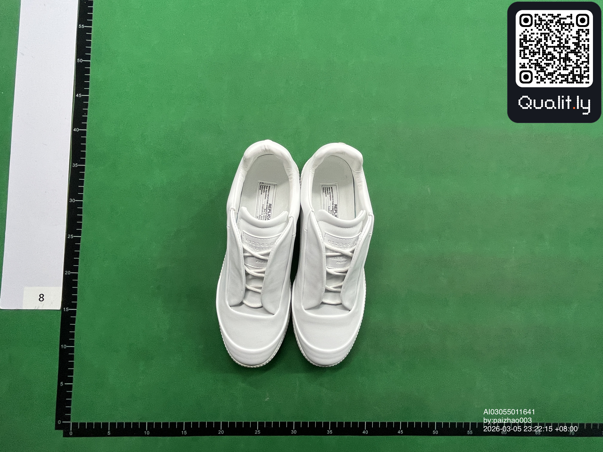 Sneakers — foto QC 2 di 108