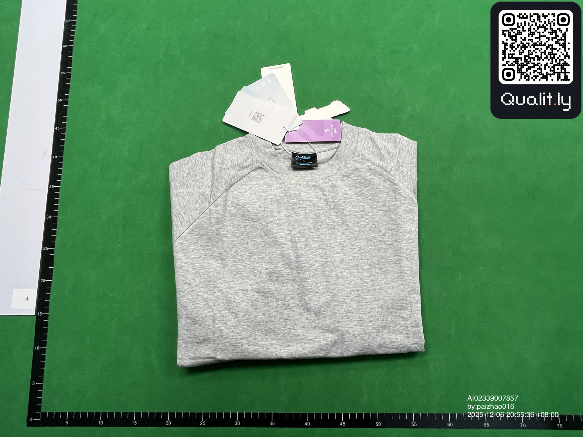 T-shirt — photo QC 1 sur 8