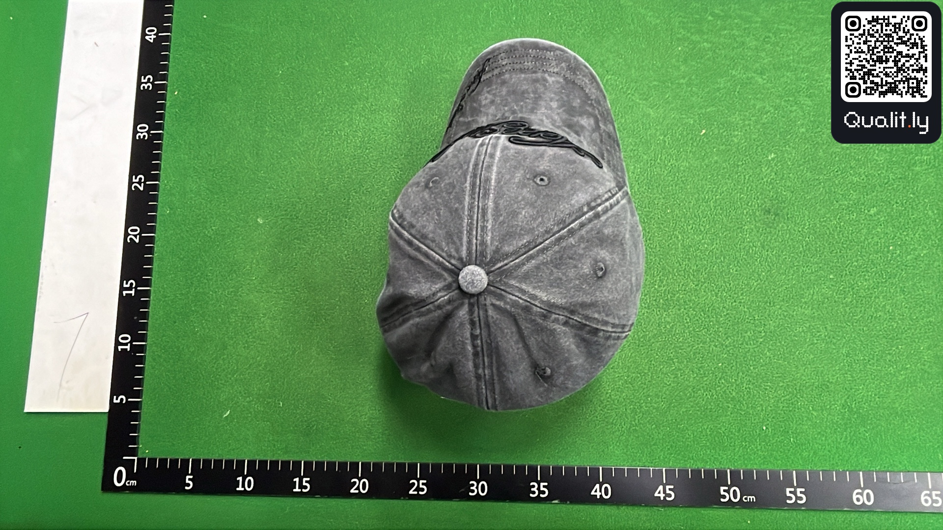 Casquette — photo QC 2 sur 3