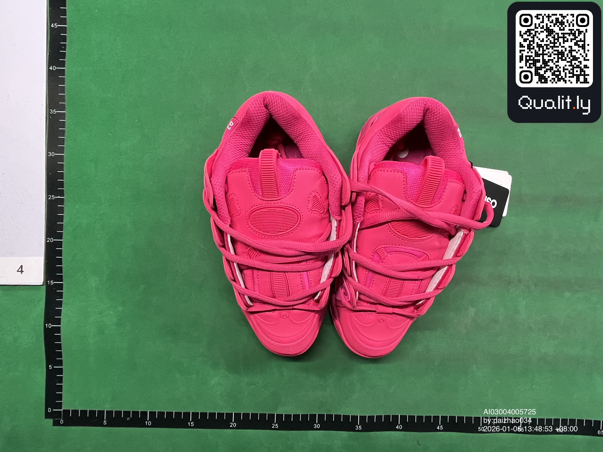 球鞋 QC 照片 1 / 9