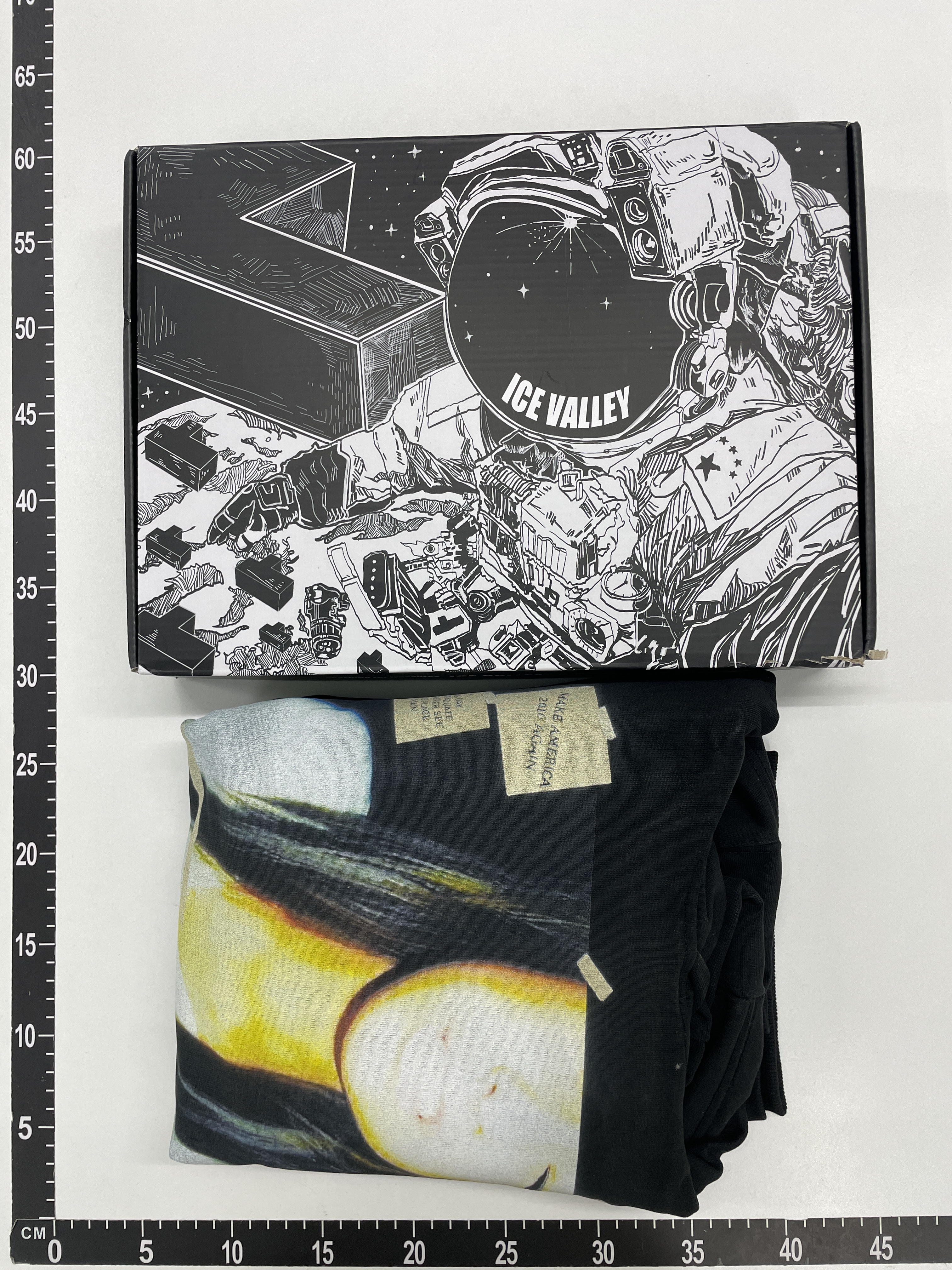 Hoodie QC photo 1 of 28