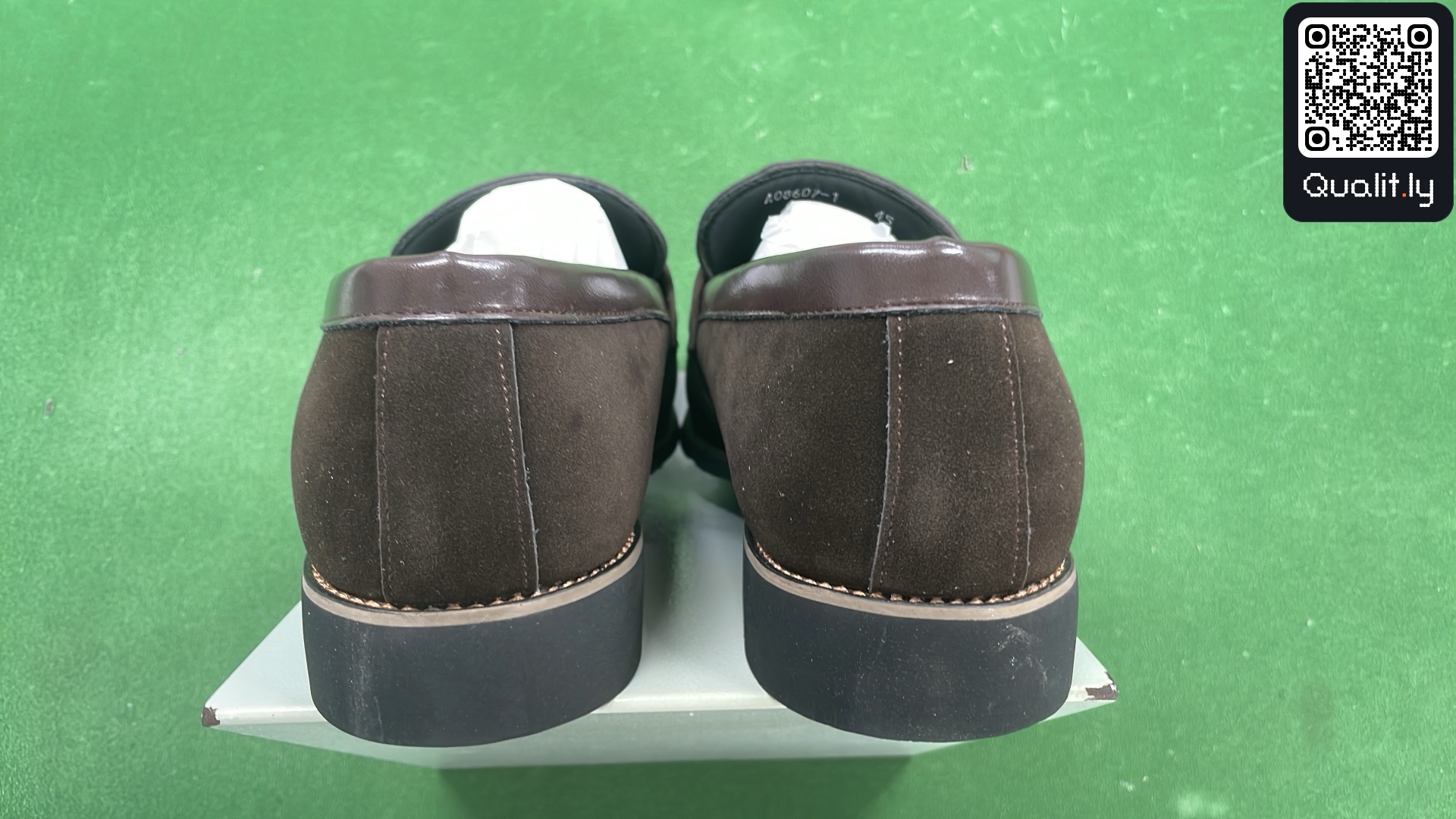 Sneakers — QC-foto 3 av 6