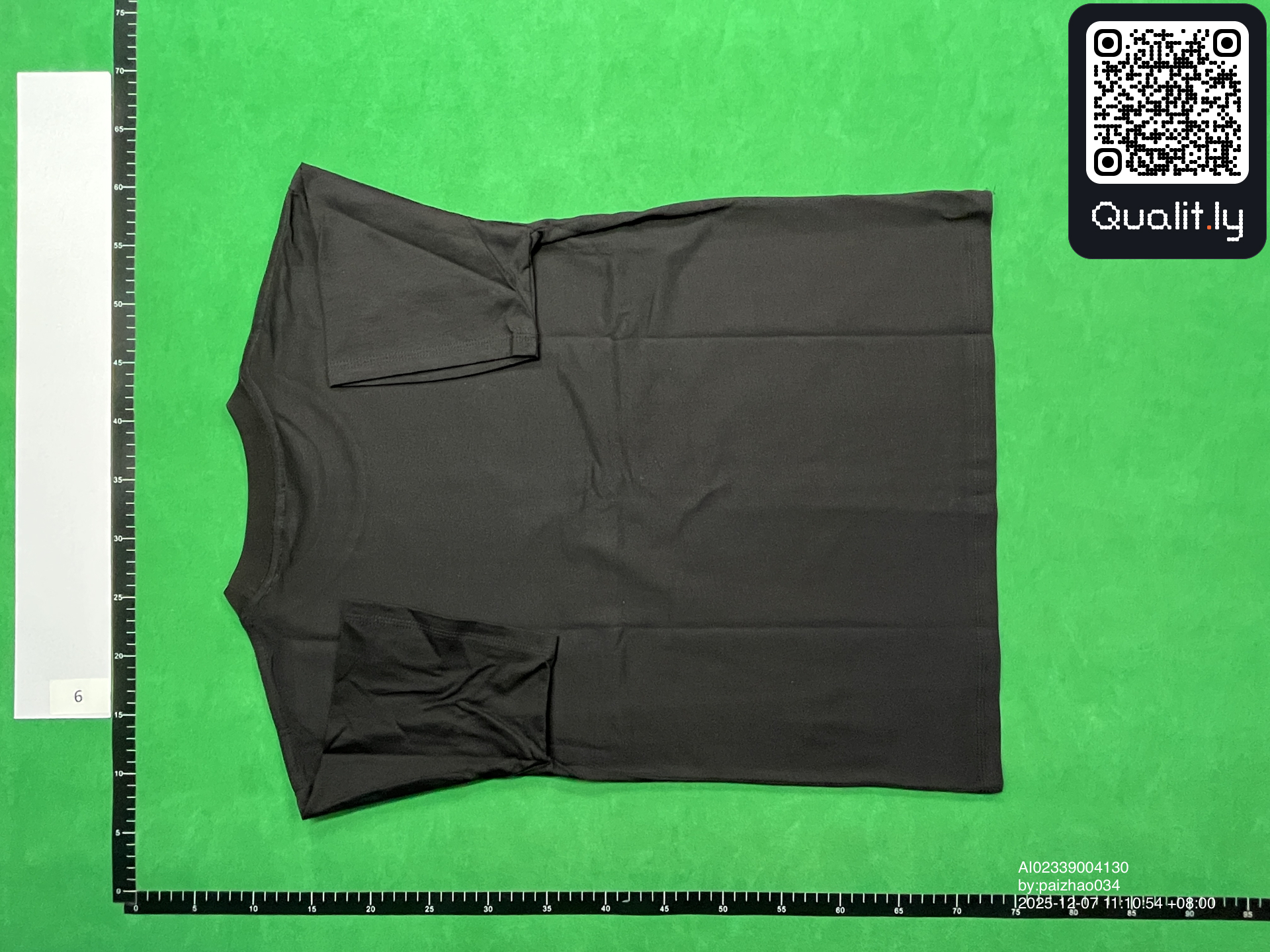Camiseta — foto QC 2 de 8