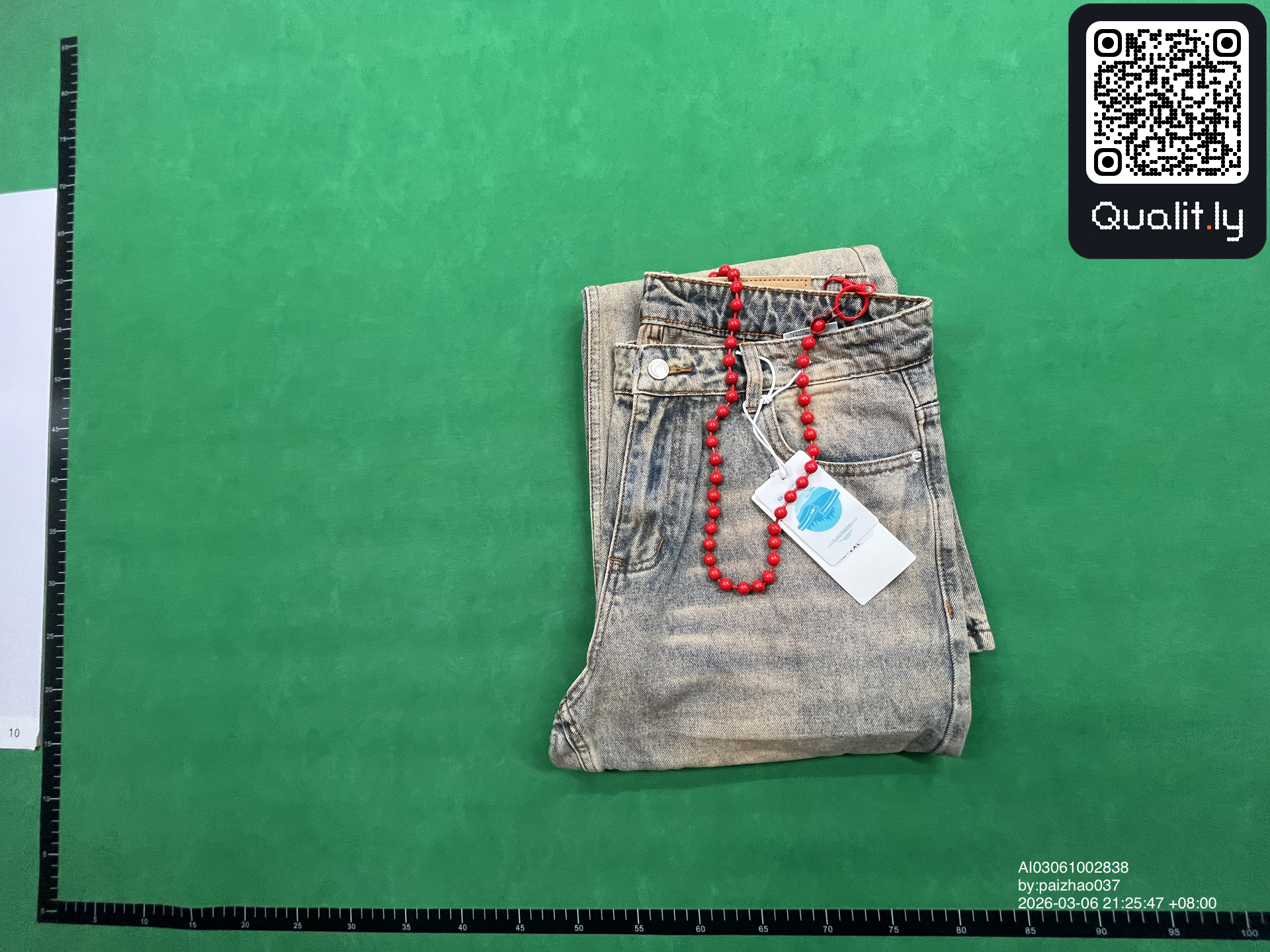 Jeans — QC-foto 1 av 8