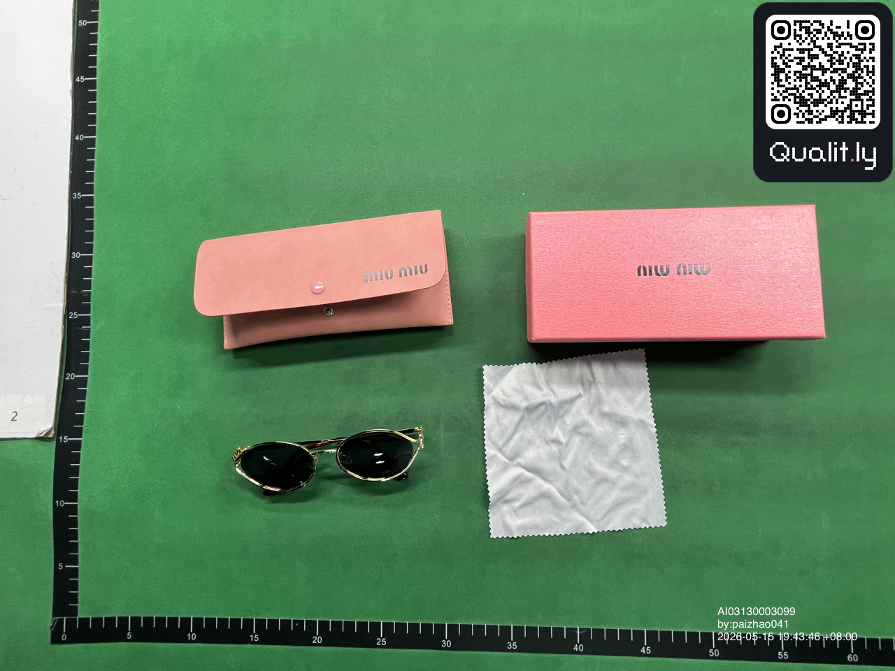 Sunglasses QC photo 1 of 10