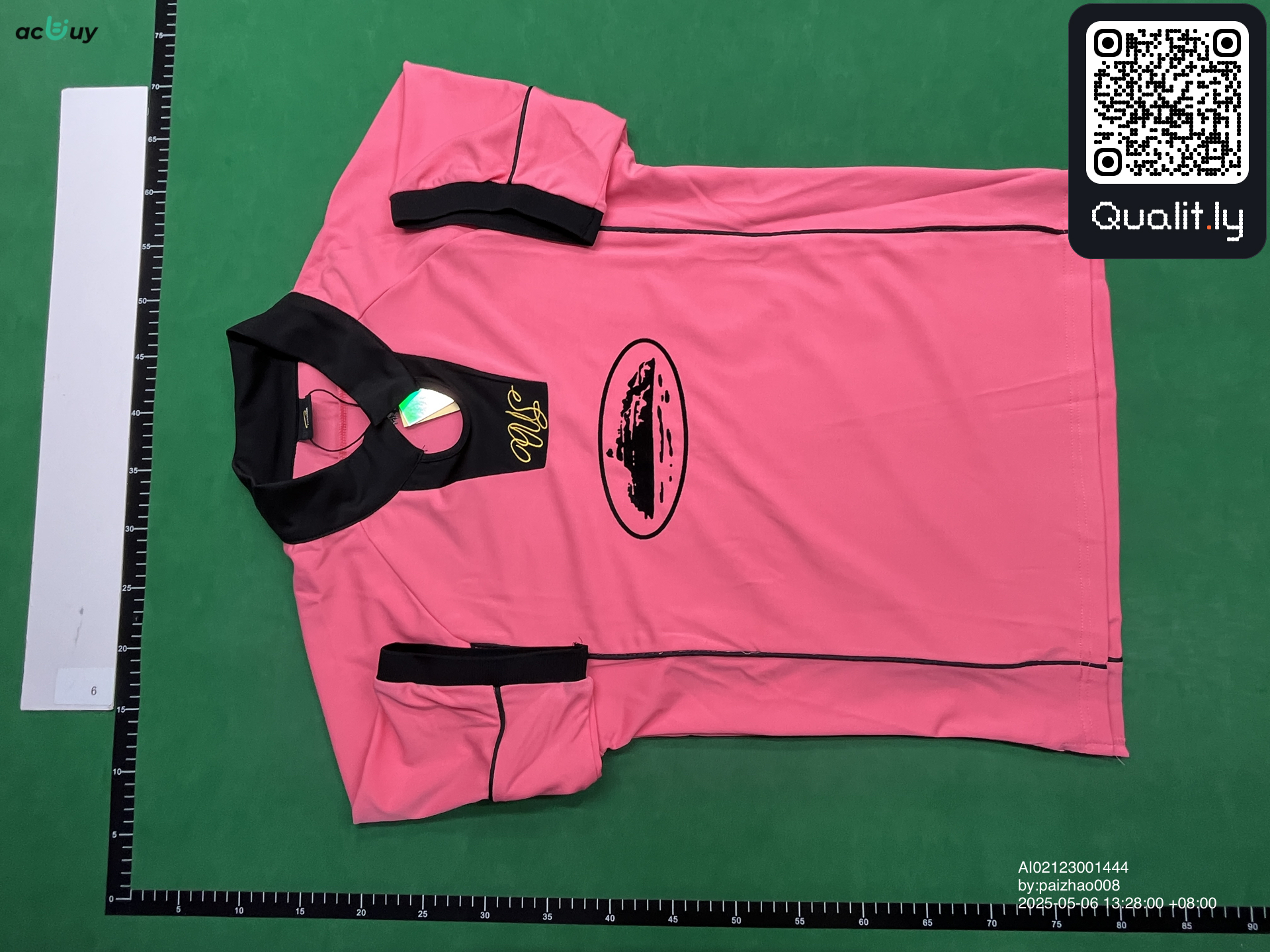 T-shirt — foto QC 3 di 8
