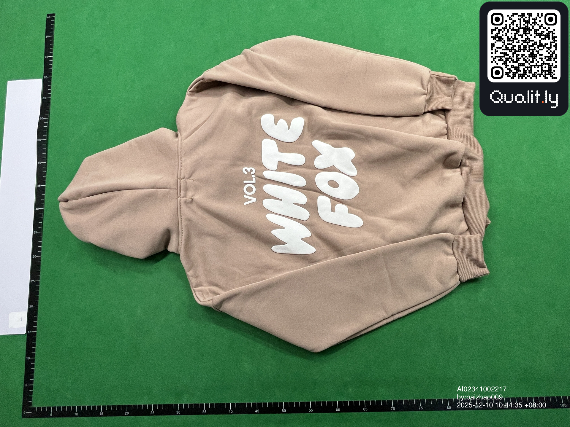 Sweatshirt QC photo 2 of 8