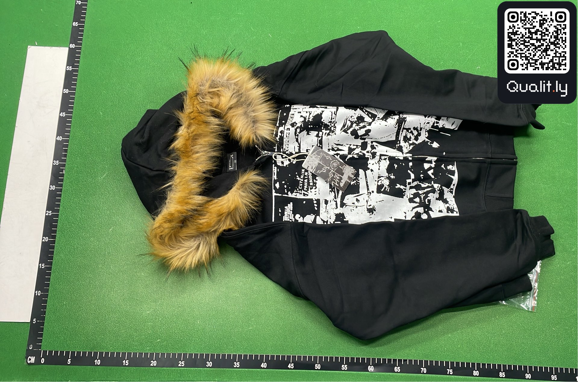 Bluza z kapturem — zdjęcie QC 2 z 26