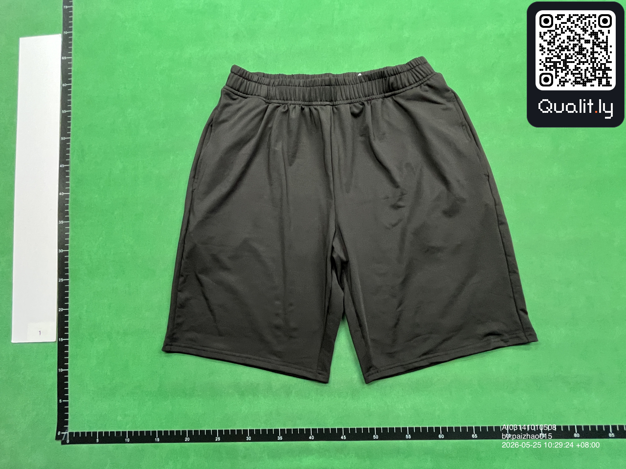 Shorts — QC-foto 3 av 4