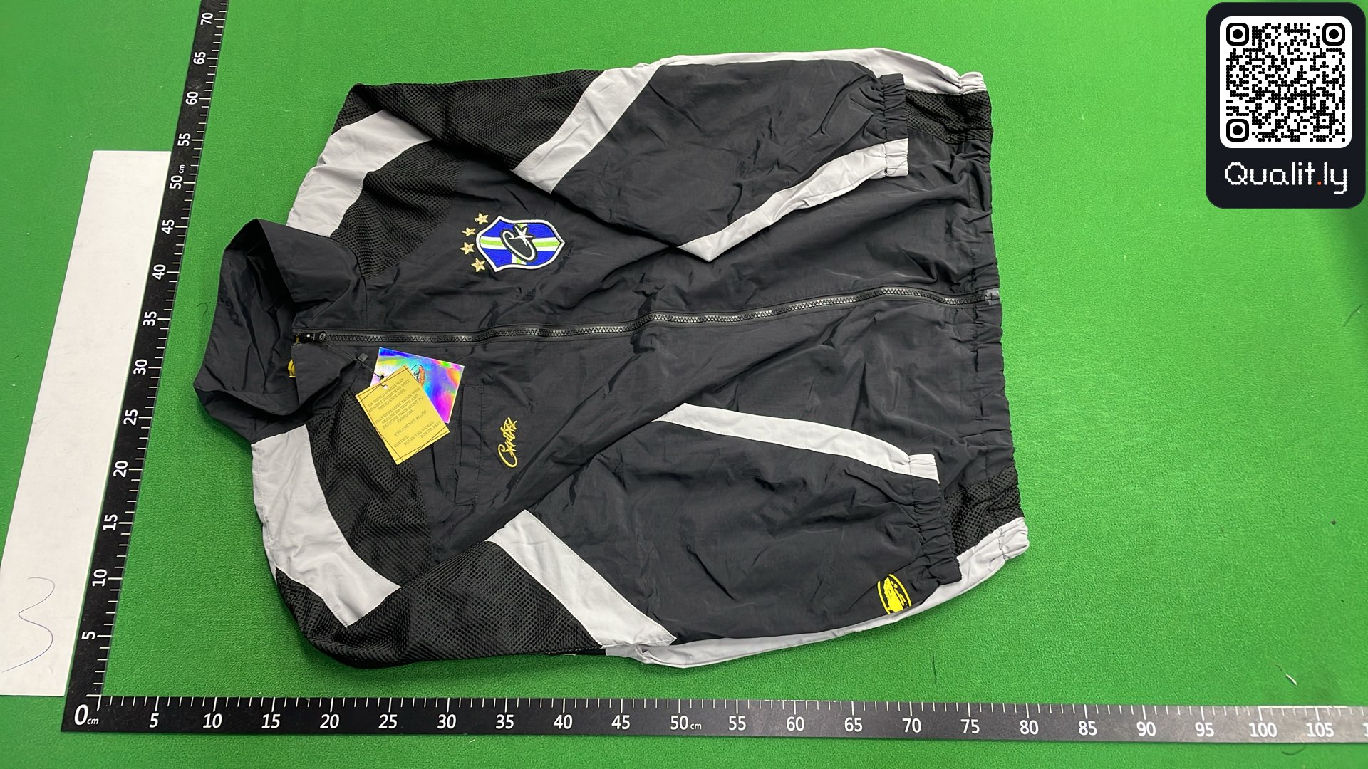 Hoodie QC photo 2 of 18