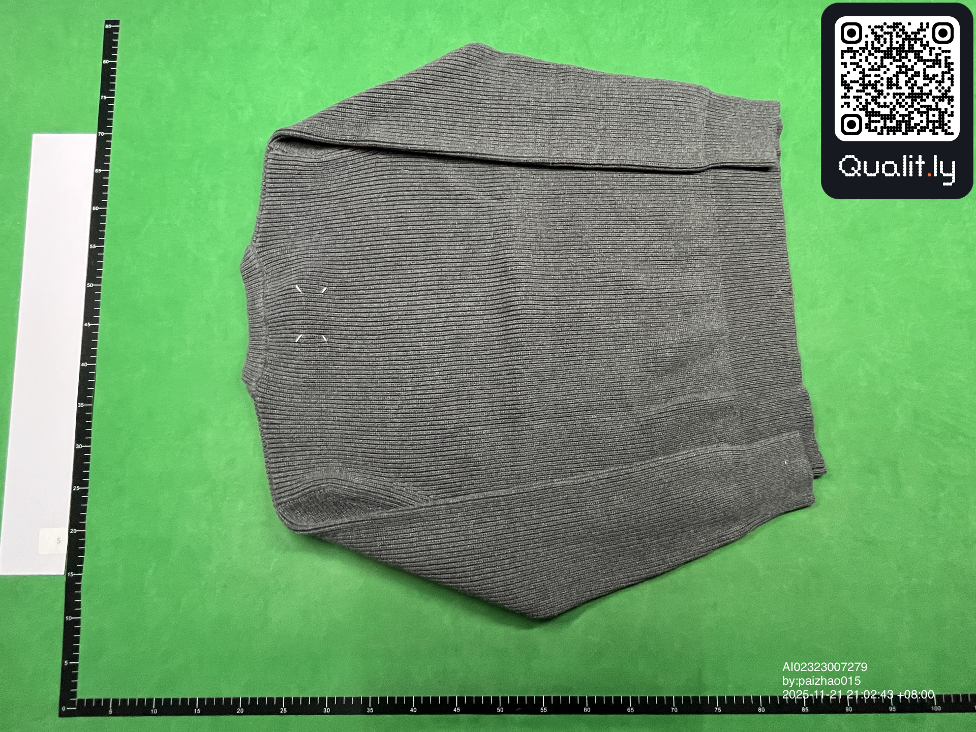 Sweater QC photo 1 of 34