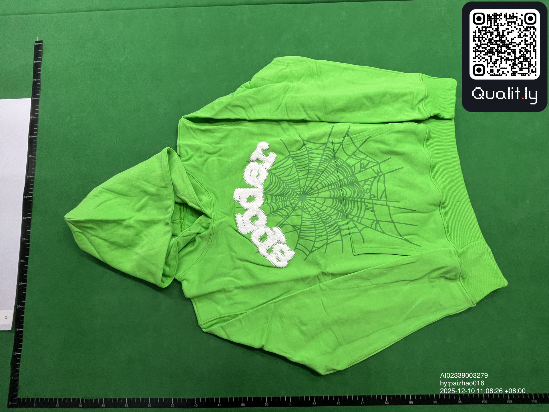 Hoodie — QC-Foto 3 von 12