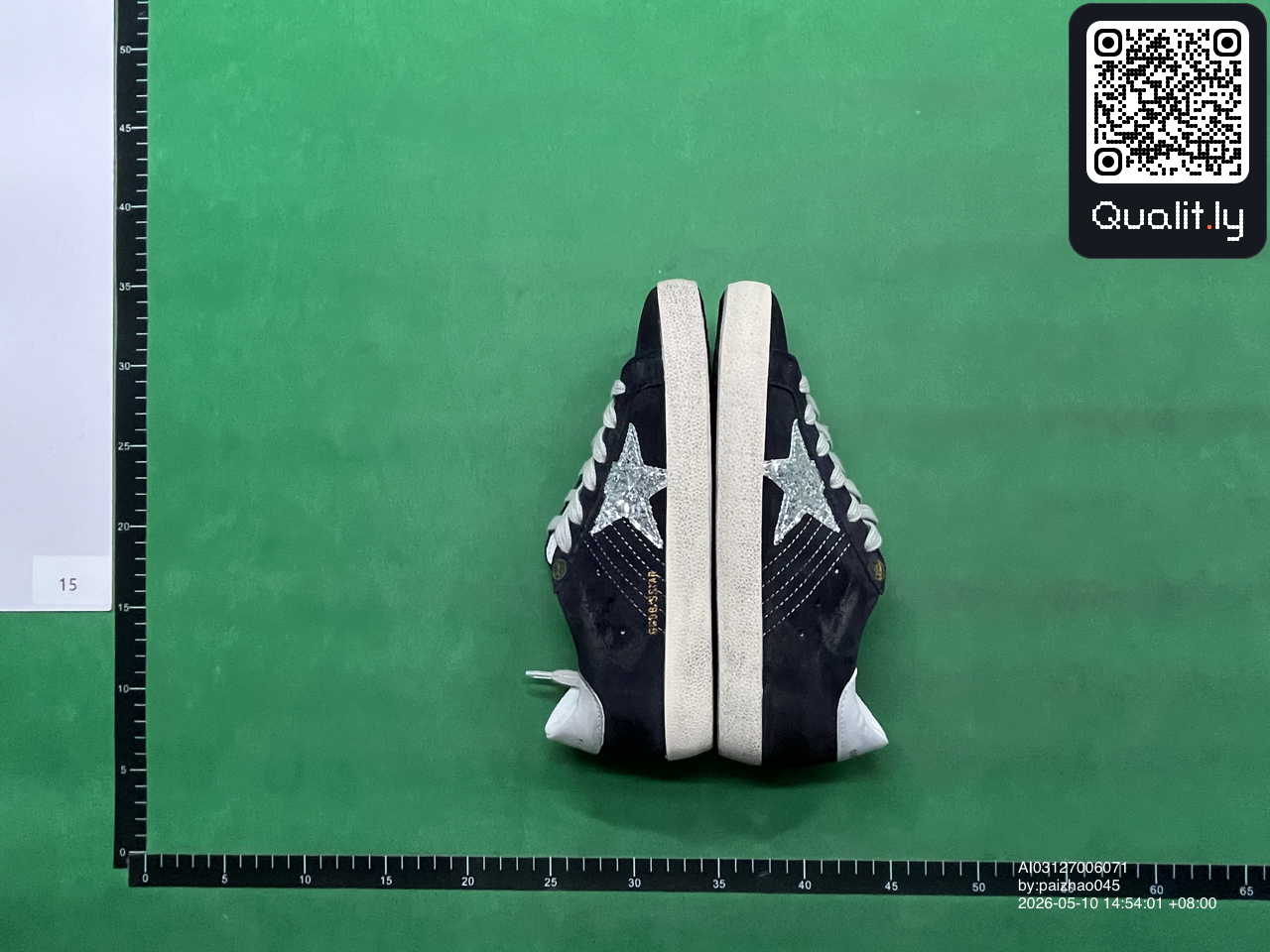 Sneakers QC photo 2 of 6