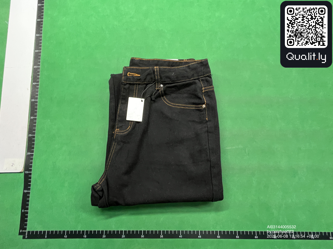 Jeans — foto QC 1 di 18