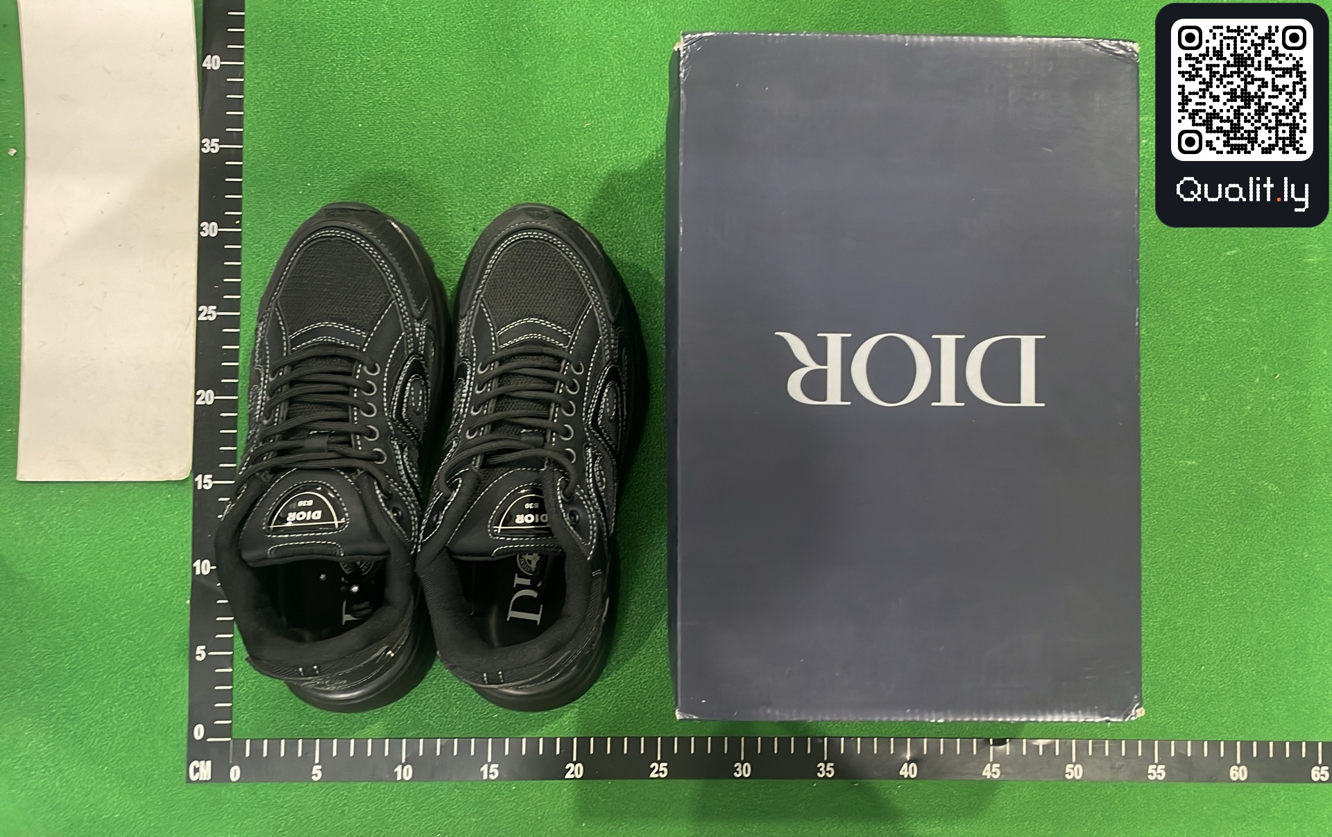 Sneakers QC photo 1 of 6