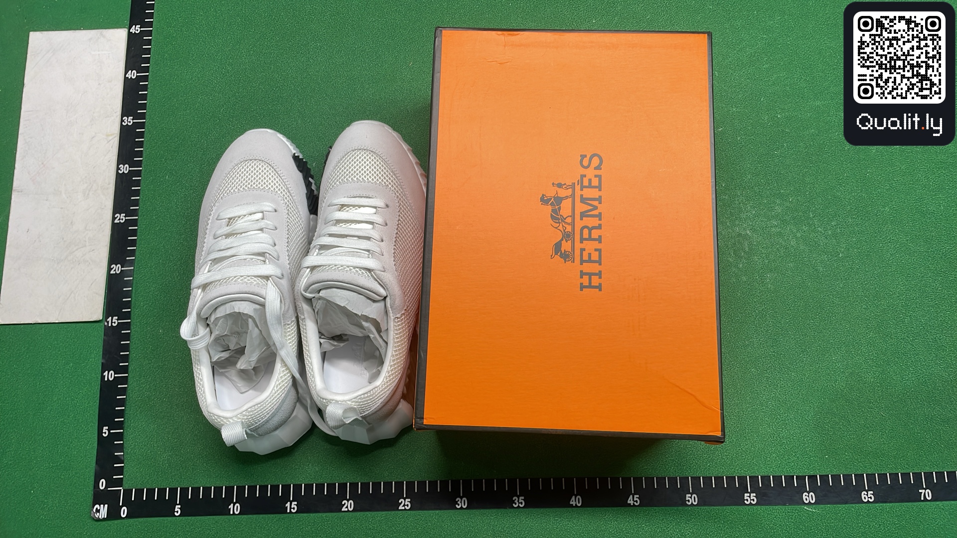 Sneakers QC photo 1 of 6