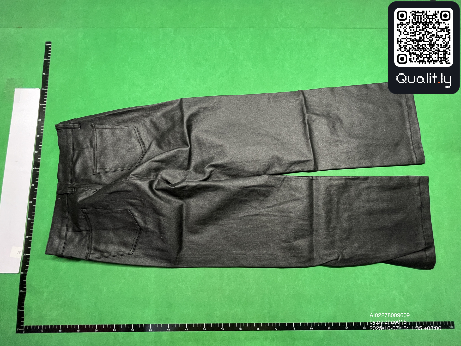 Jeans — QC-foto 2 av 4