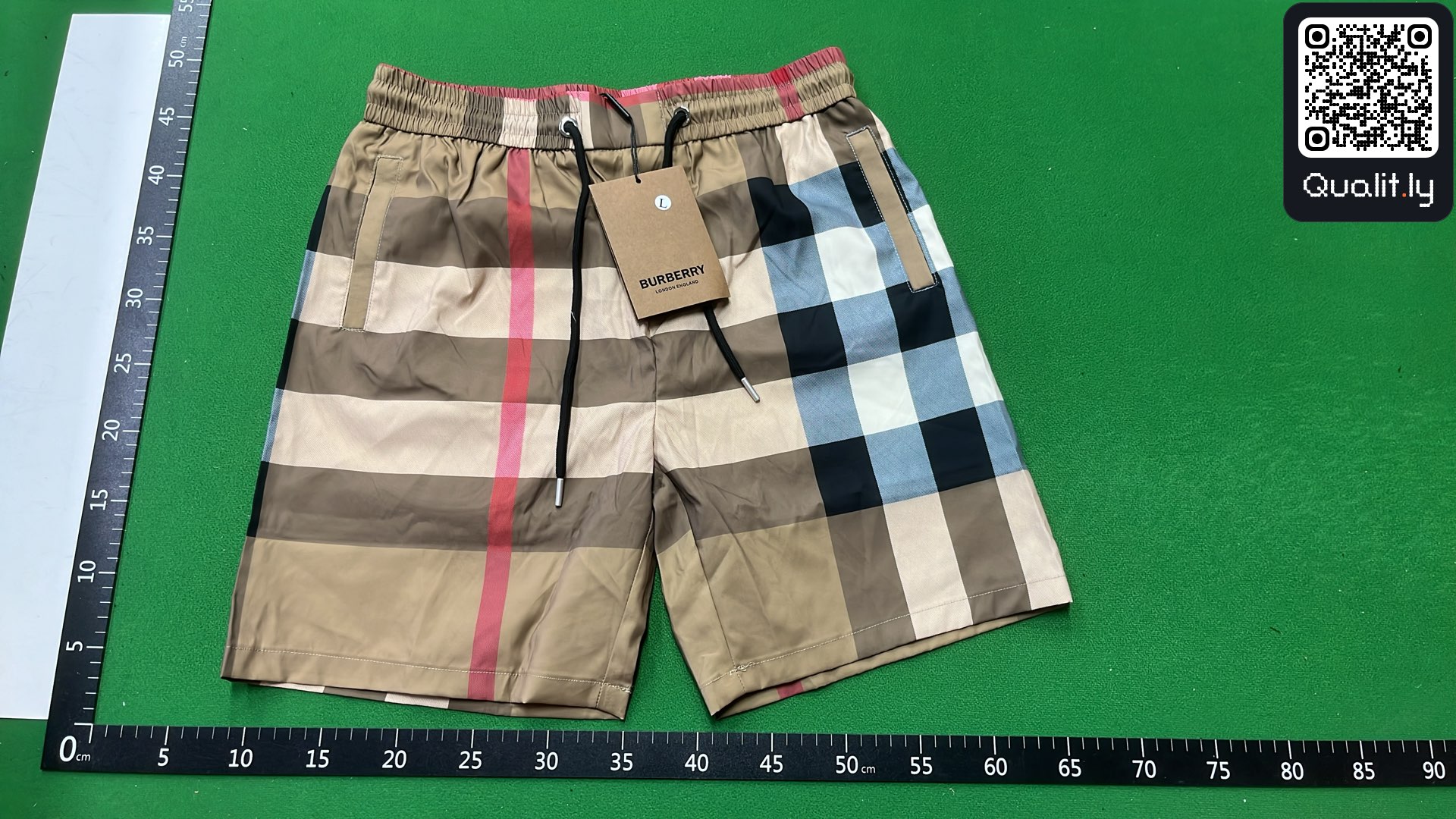 Pantaloncini — foto QC 2 di 4