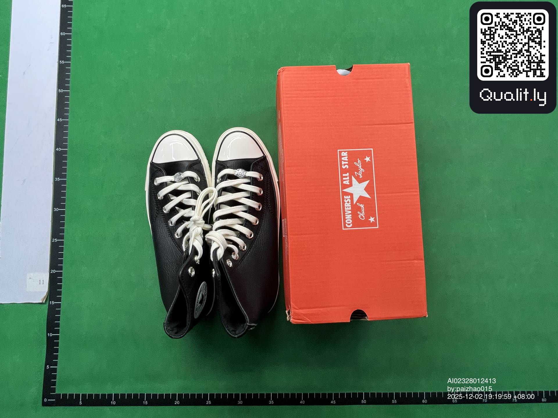 Sneakers QC photo 1 of 10