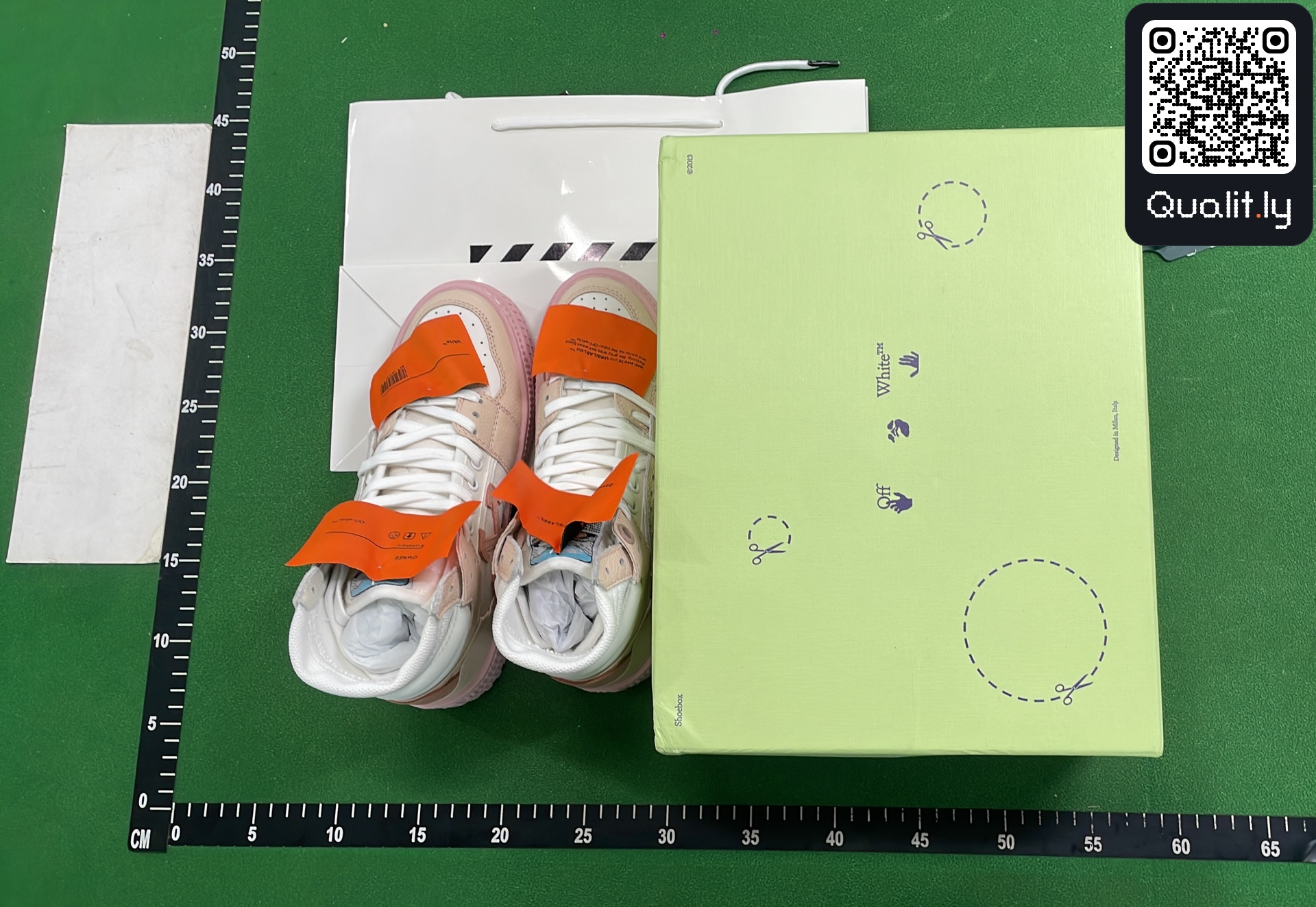 Sneakers QC photo 1 of 18