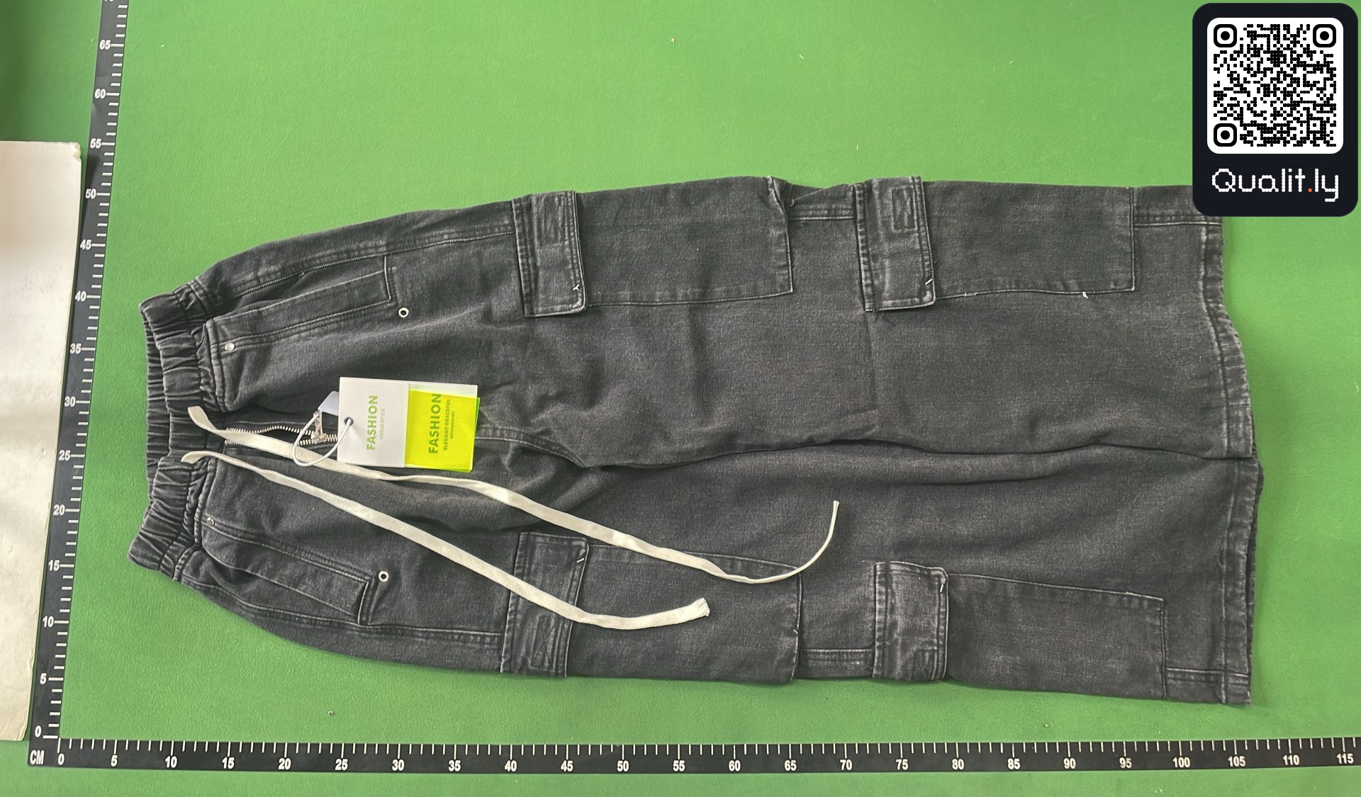 牛仔裤 QC 照片 2 / 4