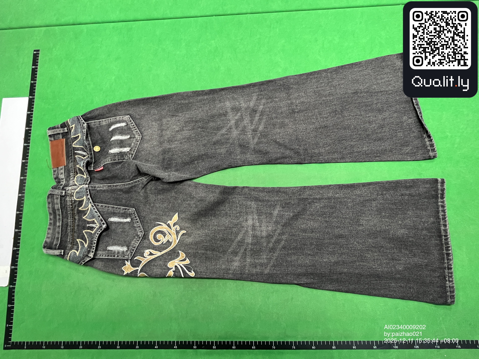 Jeans — QC-foto 2 av 8