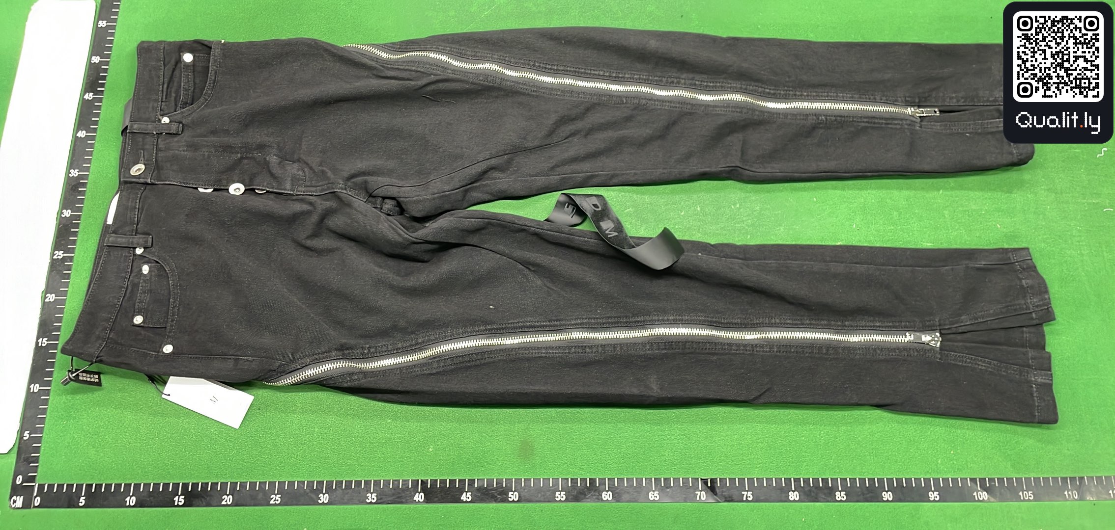 Jeans — QC-Foto 2 von 12