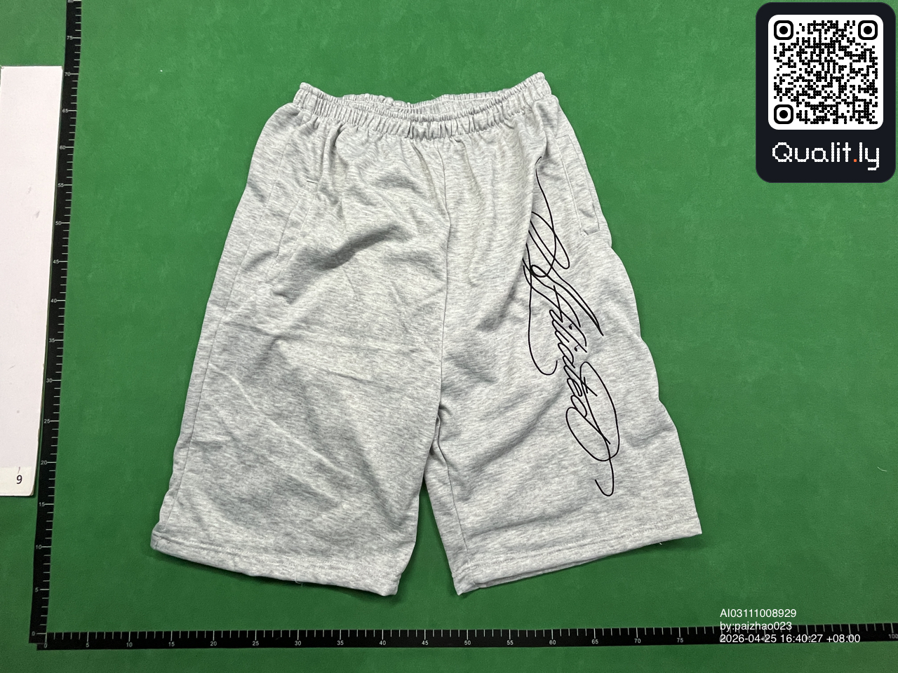 Pantaloni scurți — fotografie QC 3 din 8
