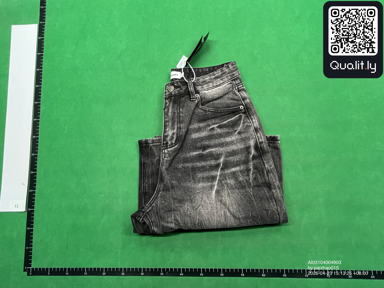 Jeans QC photo 1 of 10