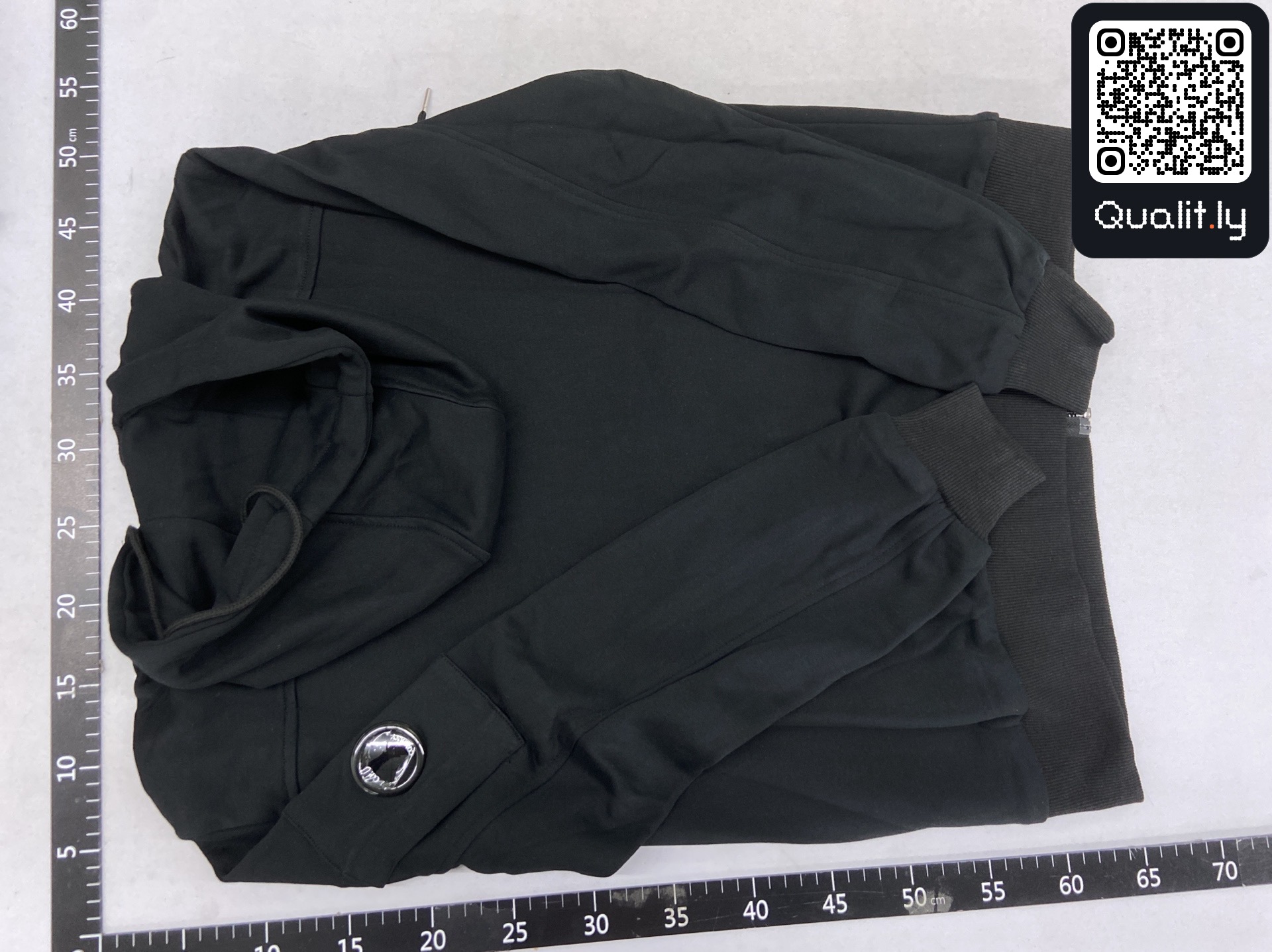 Sweat à capuche — photo QC 1 sur 42