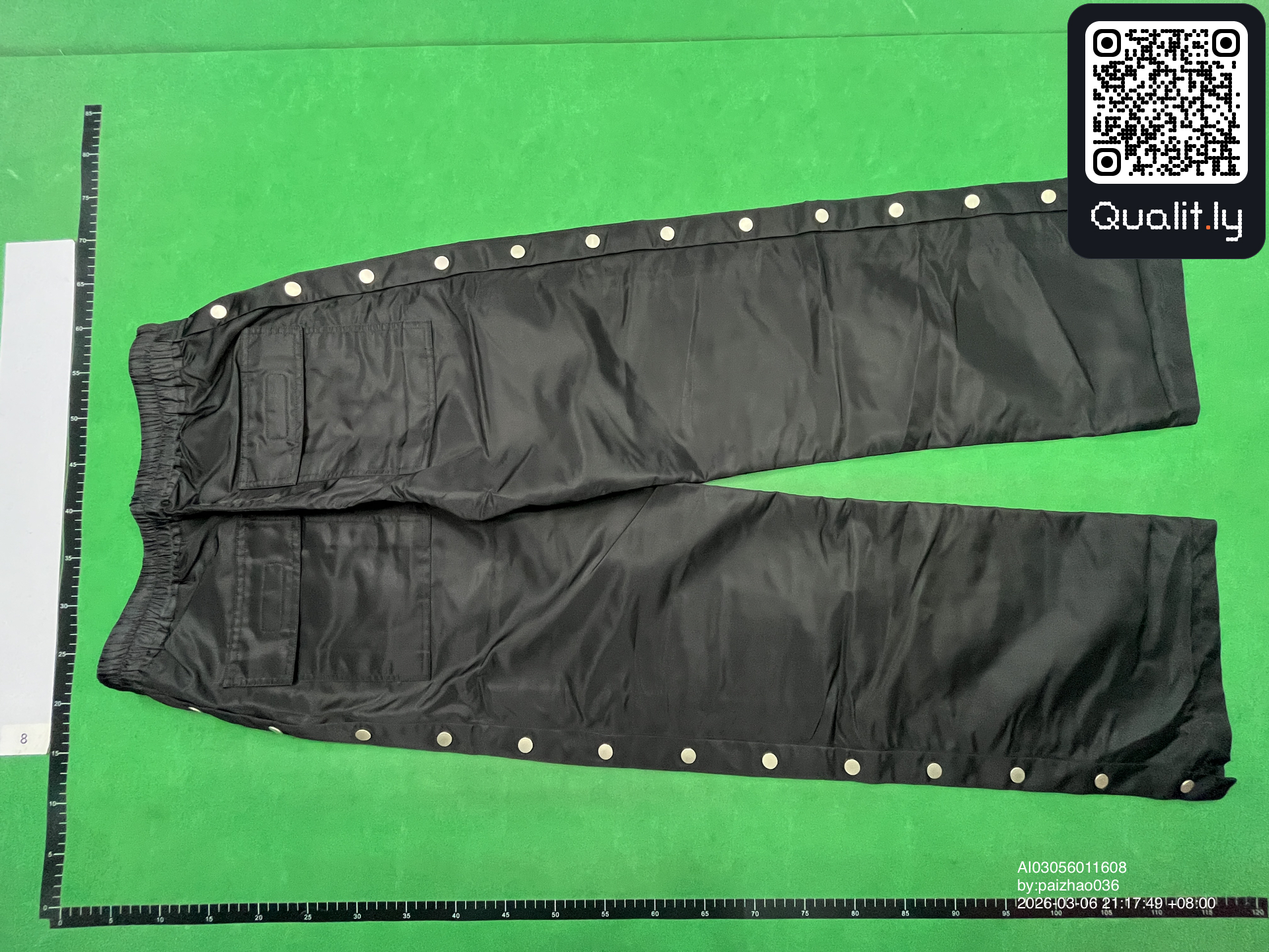 Pants QC photo 2 of 28