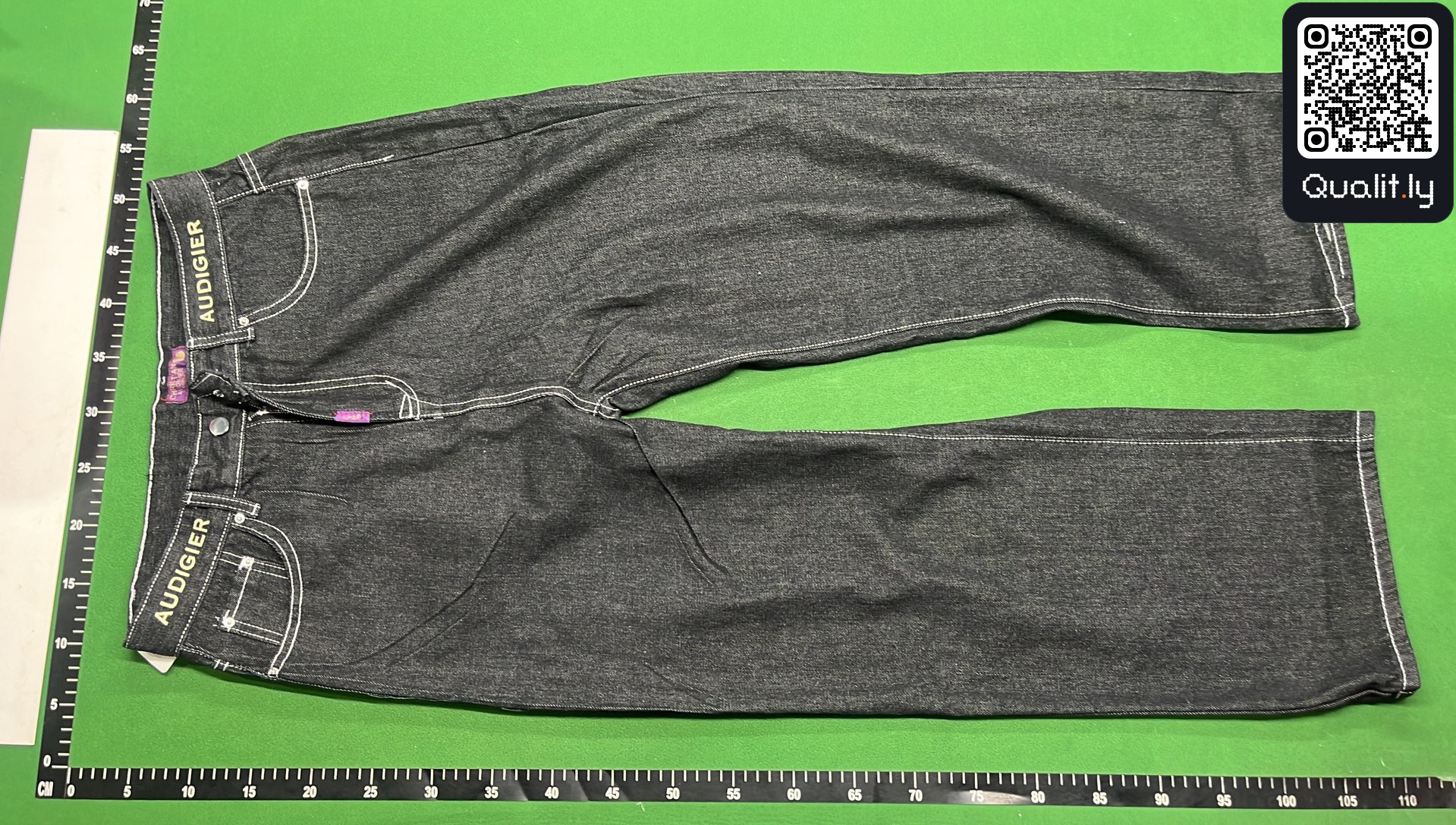 Jeans — foto QC 2 di 12